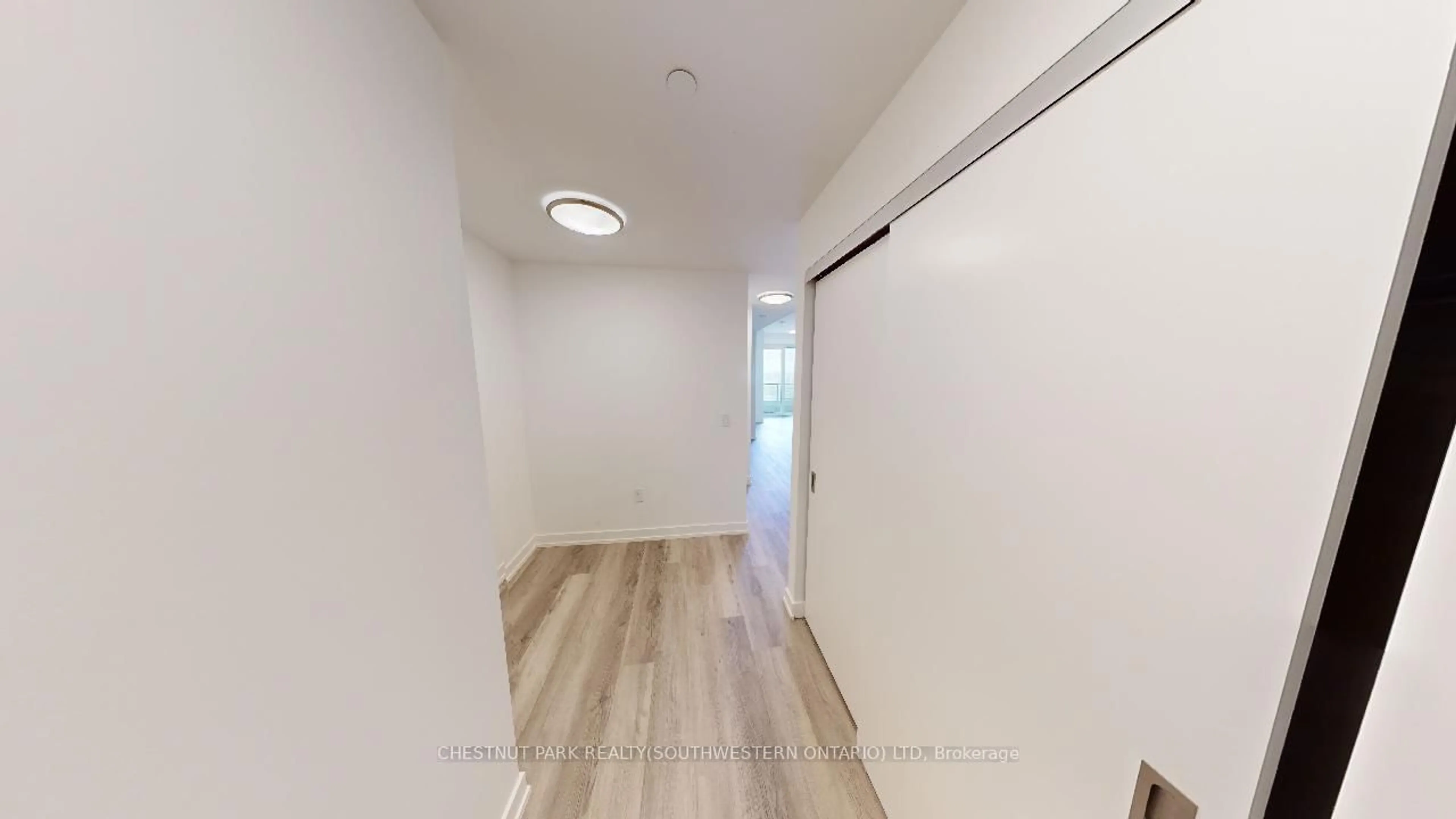 A pic of a room for 15 Wellington St #1704, Kitchener Ontario N2G 0E4