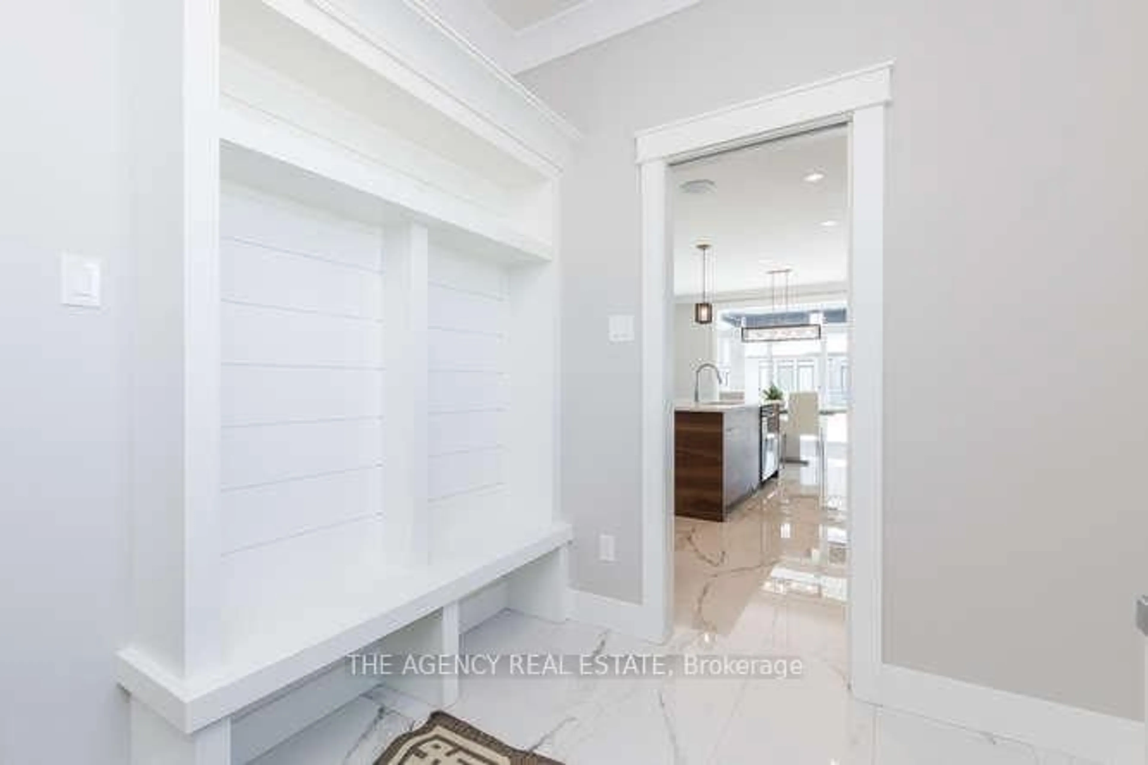 Indoor entryway for 3126 Regiment Rd, London South Ontario N6P 0H2