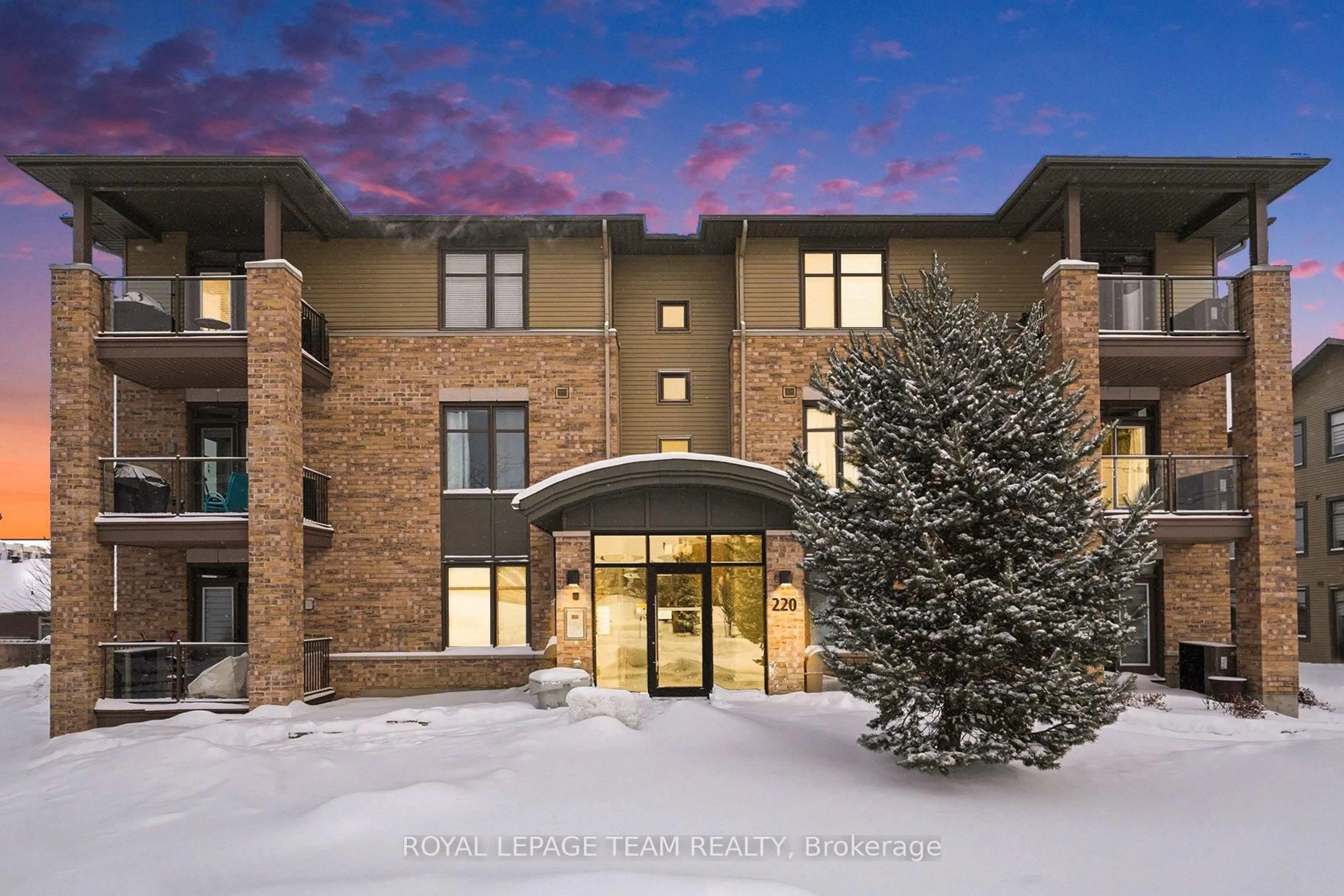 Indoor foyer for 220 Janka Private #202, Ottawa Ontario K2V 0E6