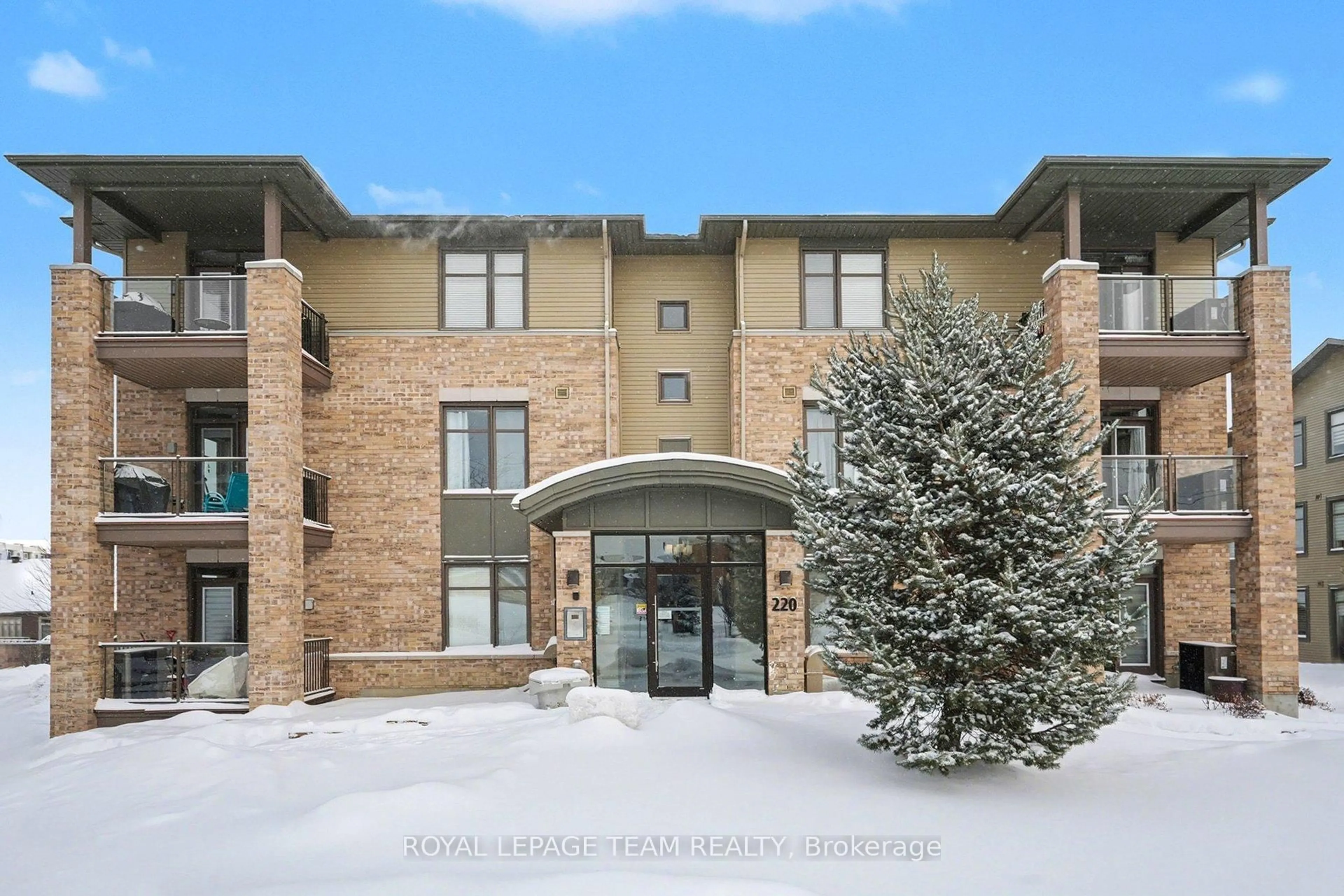 Indoor foyer for 220 Janka Private #202, Ottawa Ontario K2V 0E6