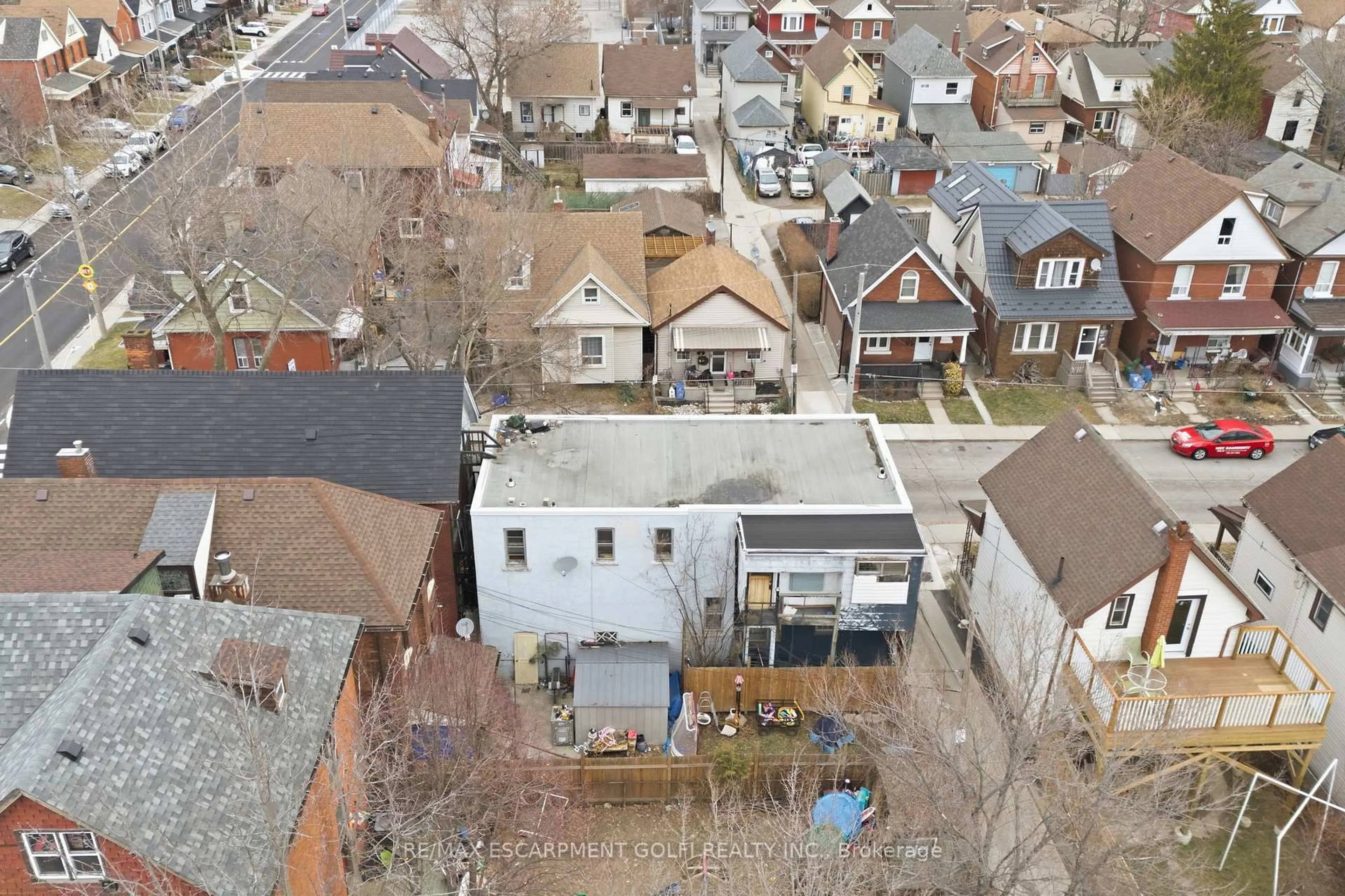 A pic from outside/outdoor area/front of a property/back of a property/a pic from drone, city buildings view from balcony for 4 Rosemont Ave, Hamilton Ontario L8L 6M4