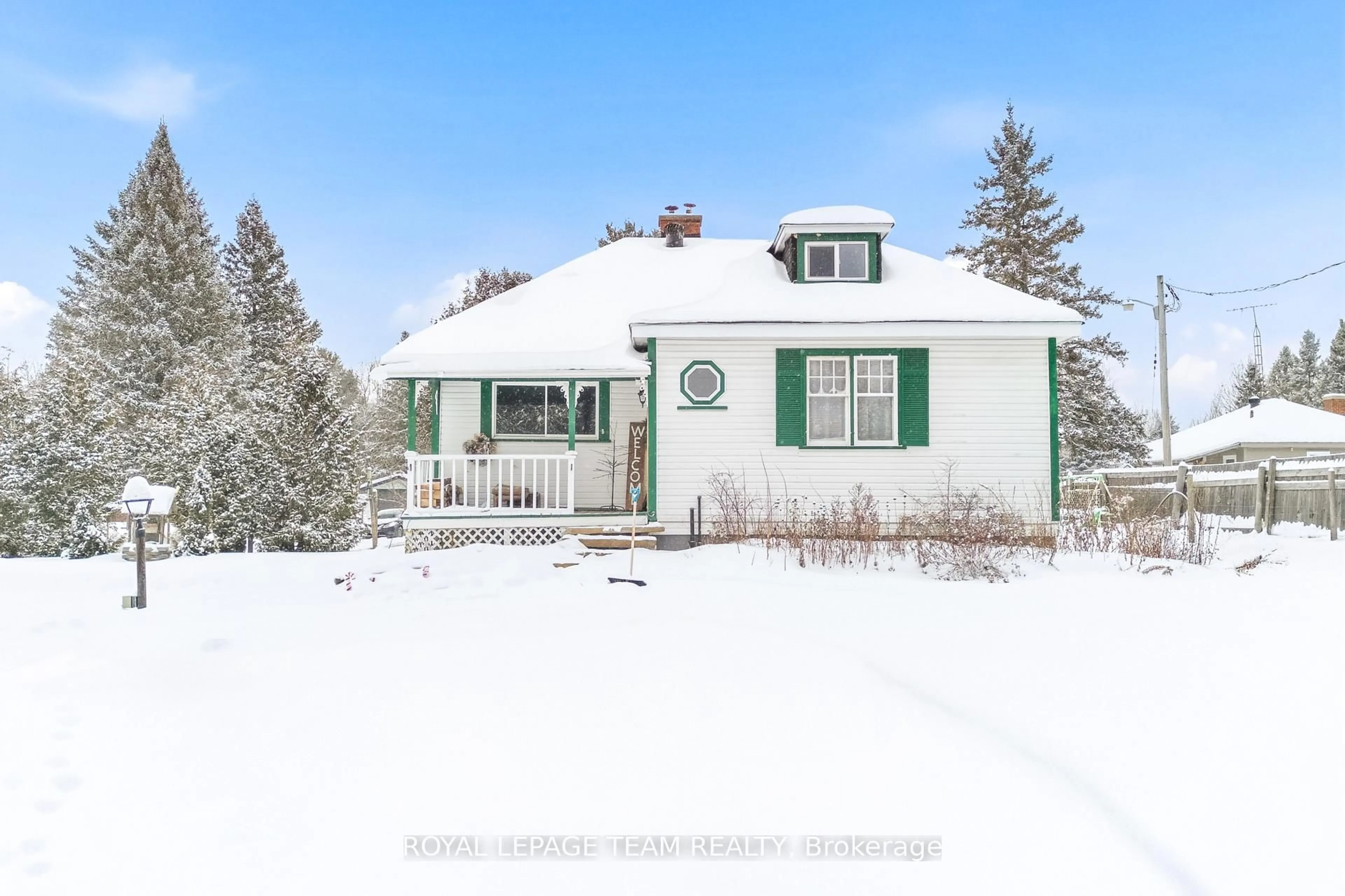 Home with vinyl exterior material, street for 14633 HIGHWAY 60 Highway, Killaloe Ontario K0J 2A0