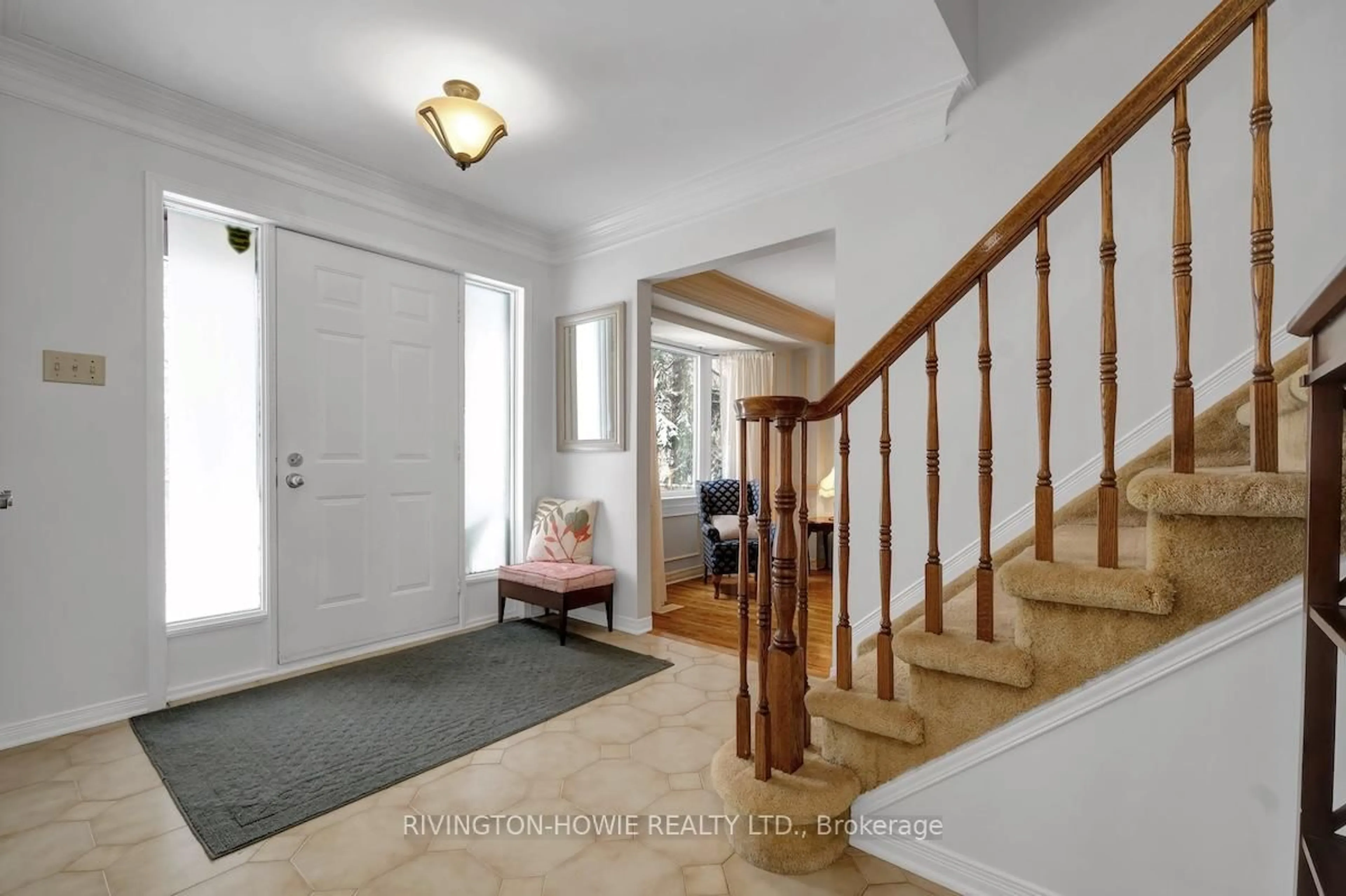 Indoor entryway for 109 Huntley Manor Dr, Carp Ontario K0A 1L0