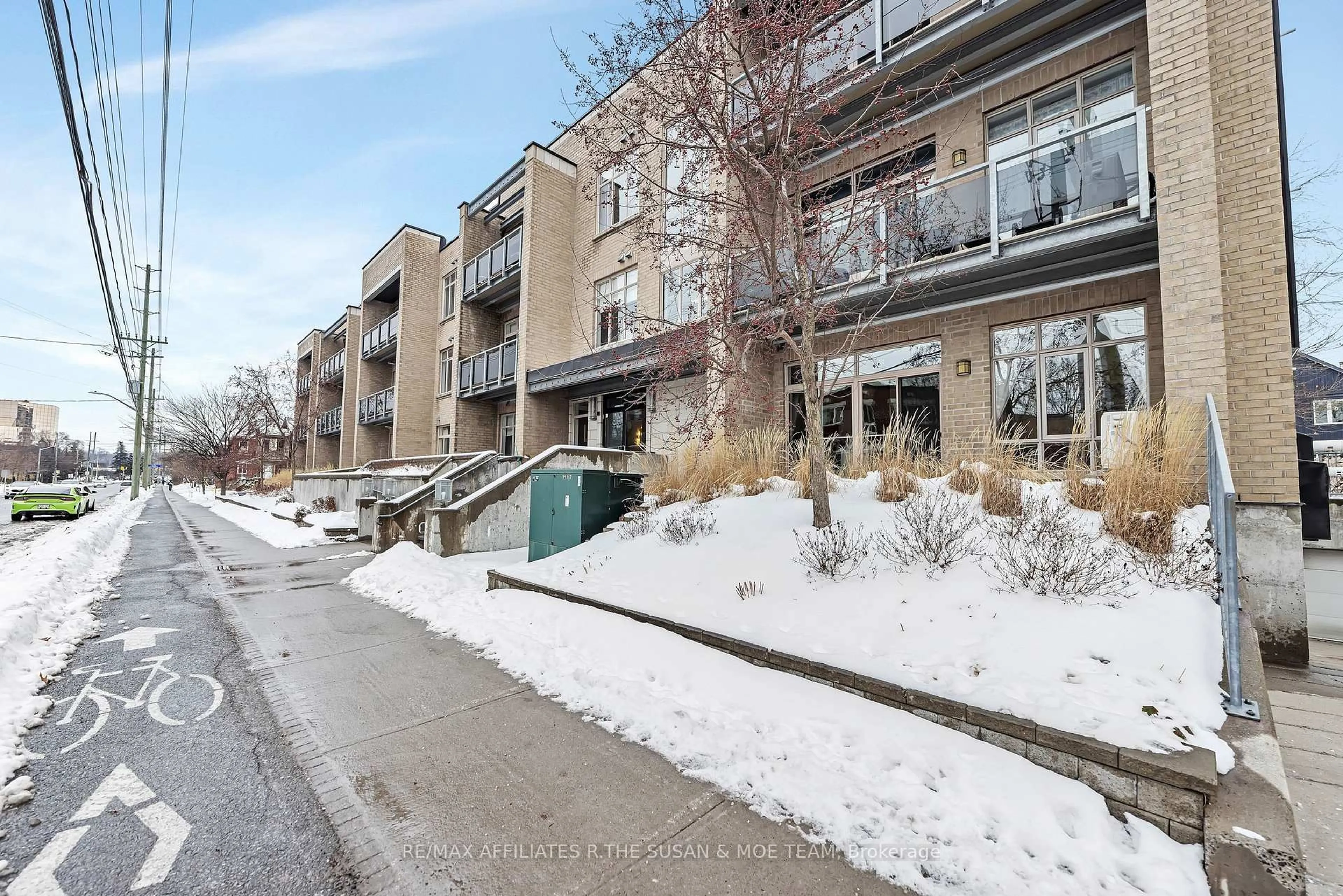 Patio, street for 682 Churchill Ave #308, Ottawa Ontario K1Z 5G5