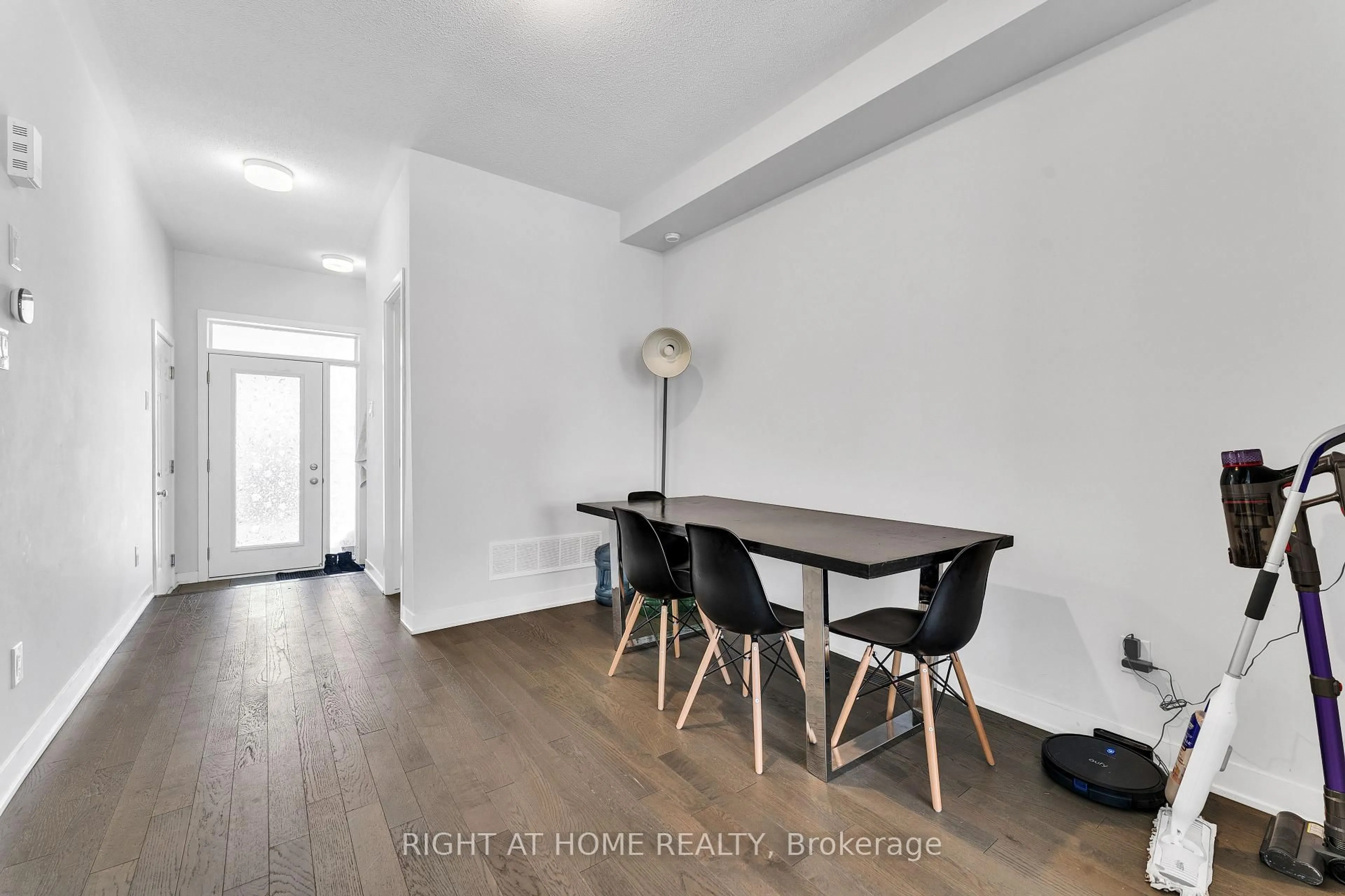 Dining room, wood/laminate floor for 67 Kindred Row, Ottawa Ontario K2S 2Z6