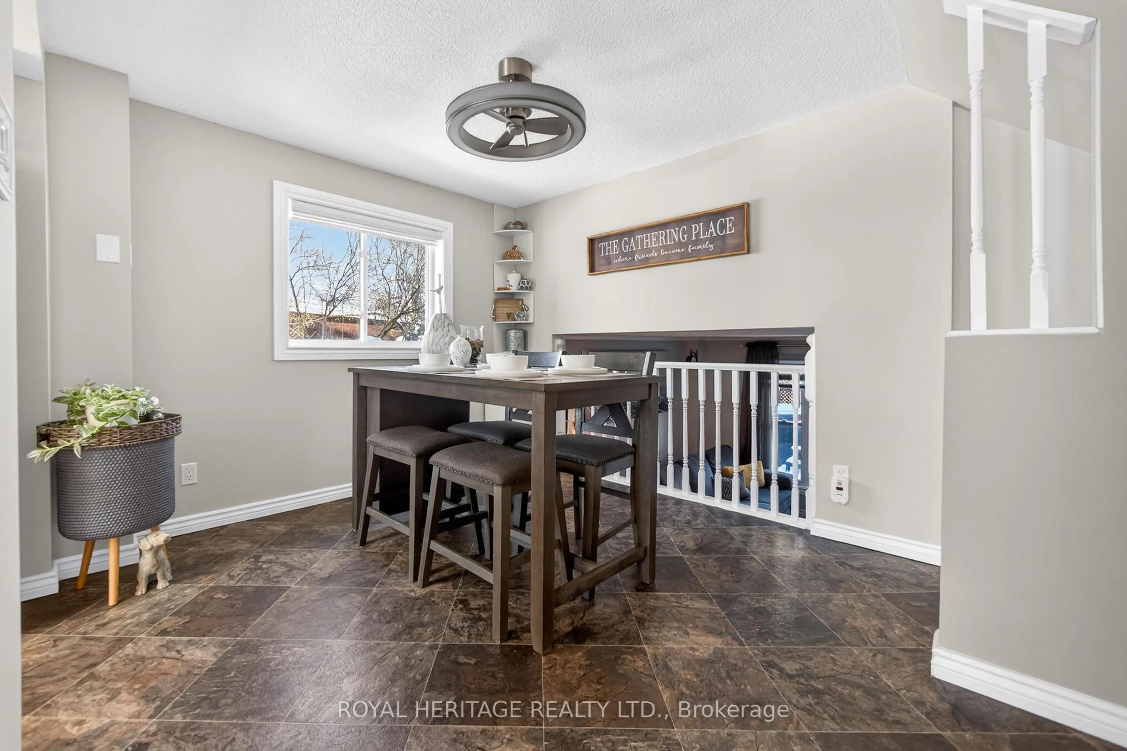 Dining room, ceramic/tile floor for 535 Shingle Bridge Pl, Cambridge Ontario N3H 5C4