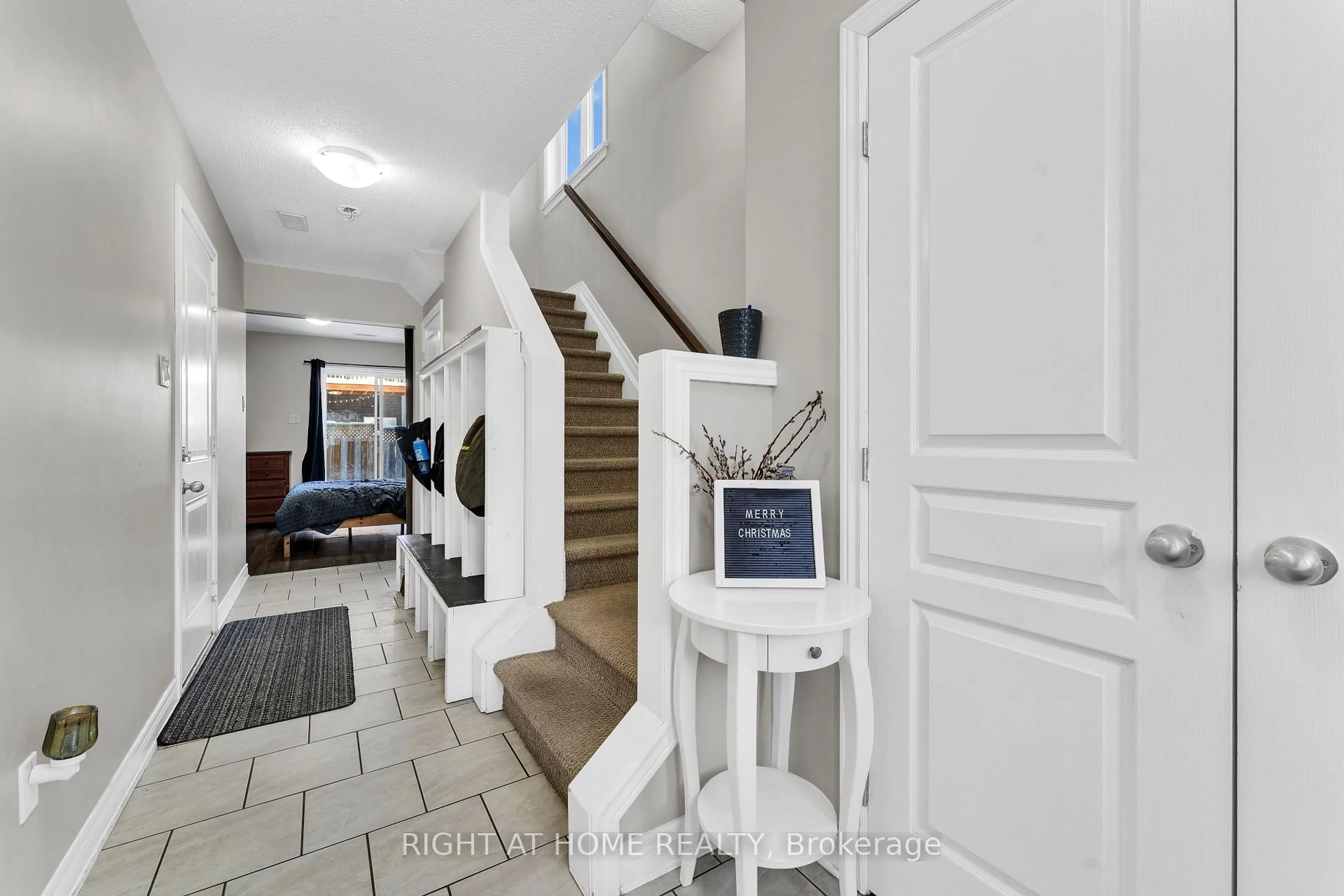 Indoor entryway for 123 Antrim St, Carleton Place Ontario K7C 1A6