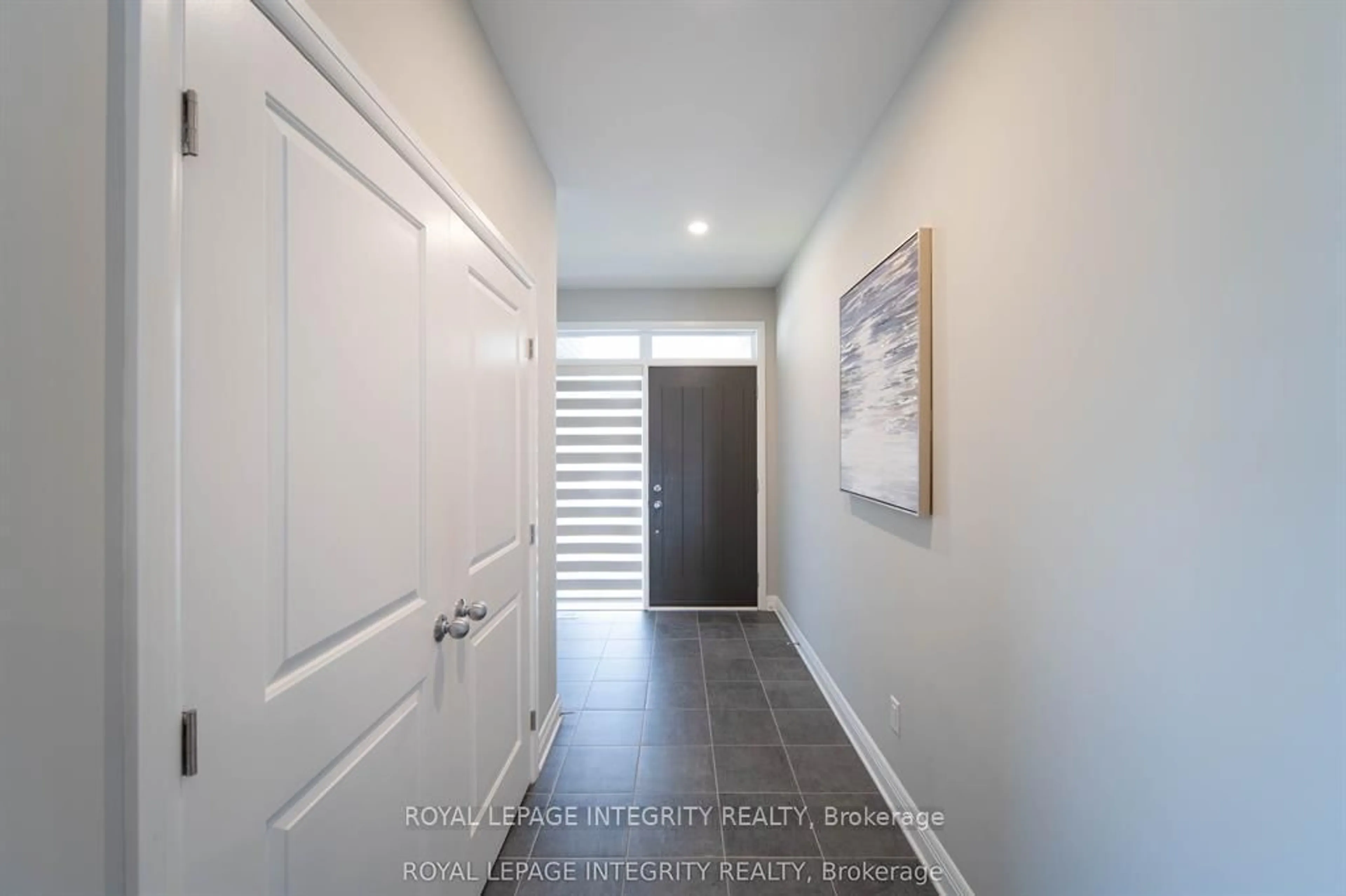 Indoor entryway for 28 Greensand Pl, Ottawa Ontario K2T 0L9