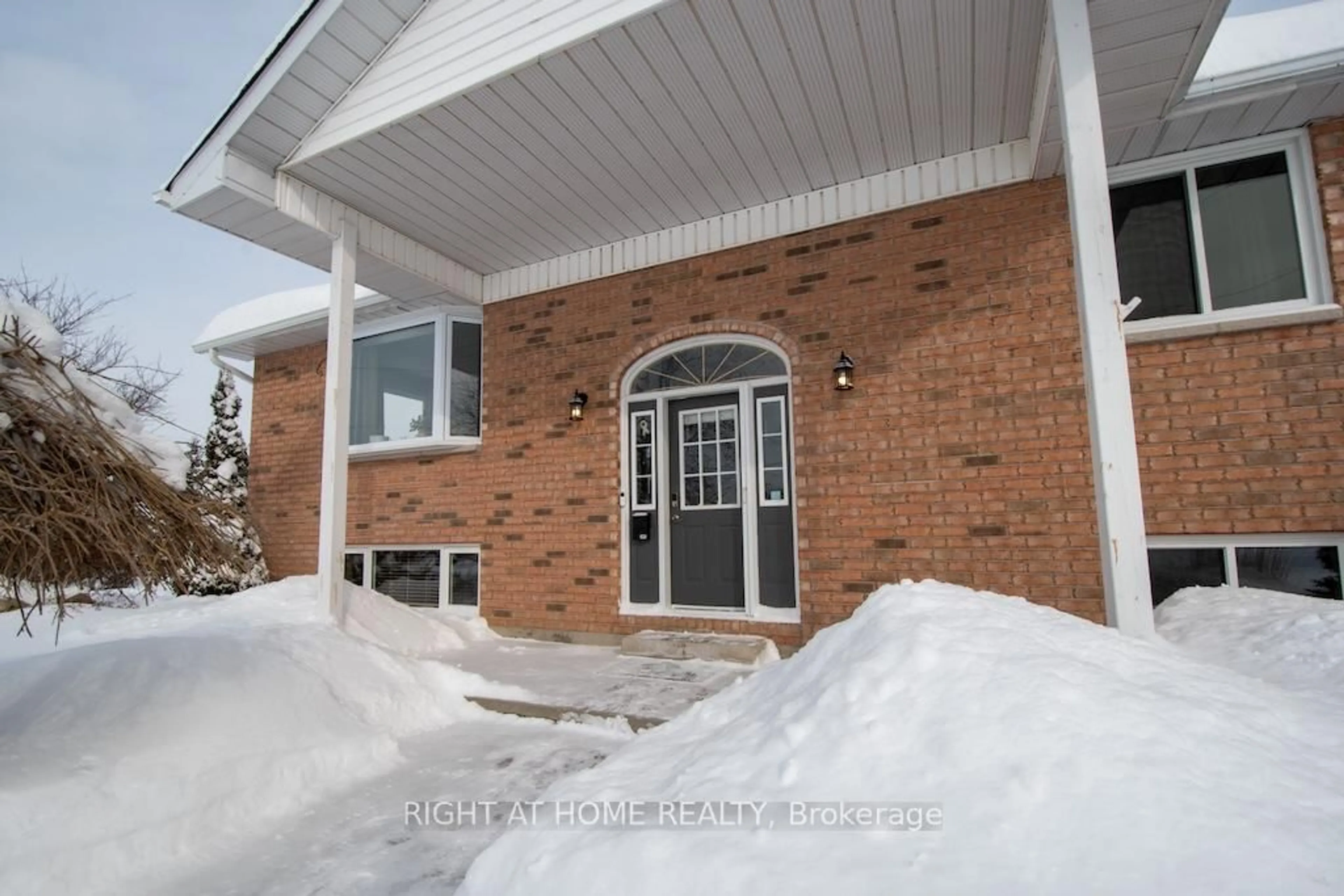 Unknown for 10 Kalman Dr, Cavan Monaghan Ontario K0L 1B0