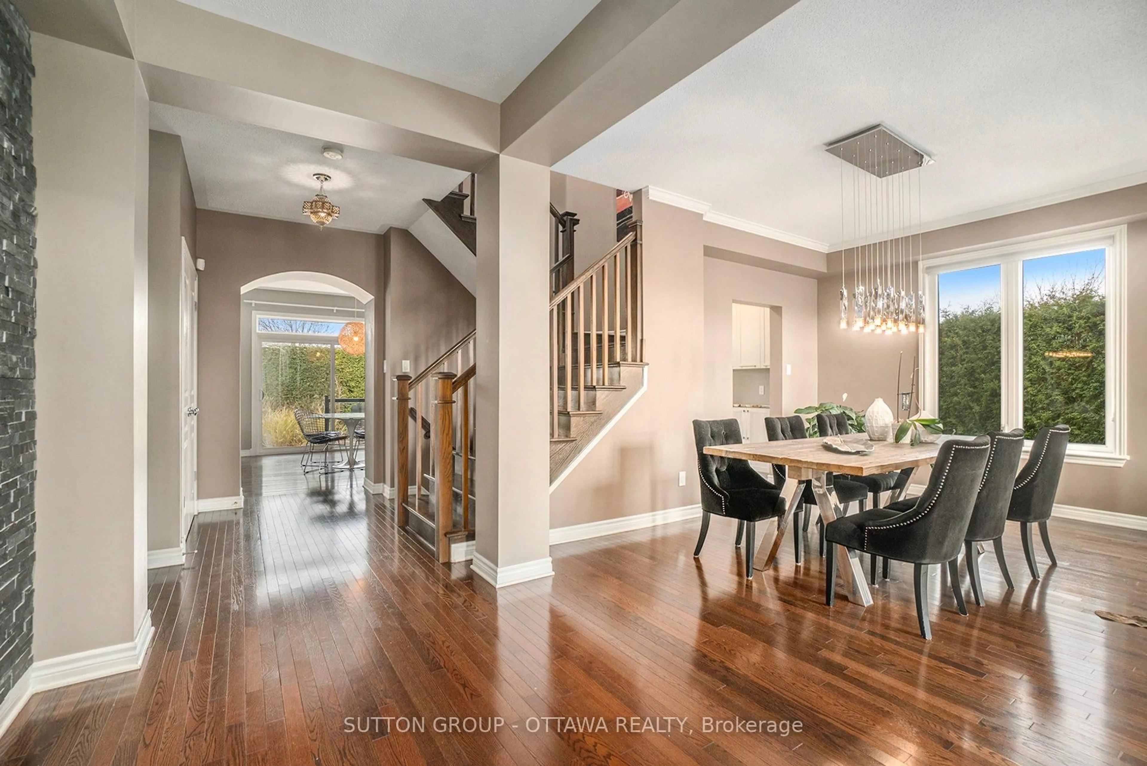 Unknown for 1969 Plainhill Dr, Ottawa Ontario K4A 0G1