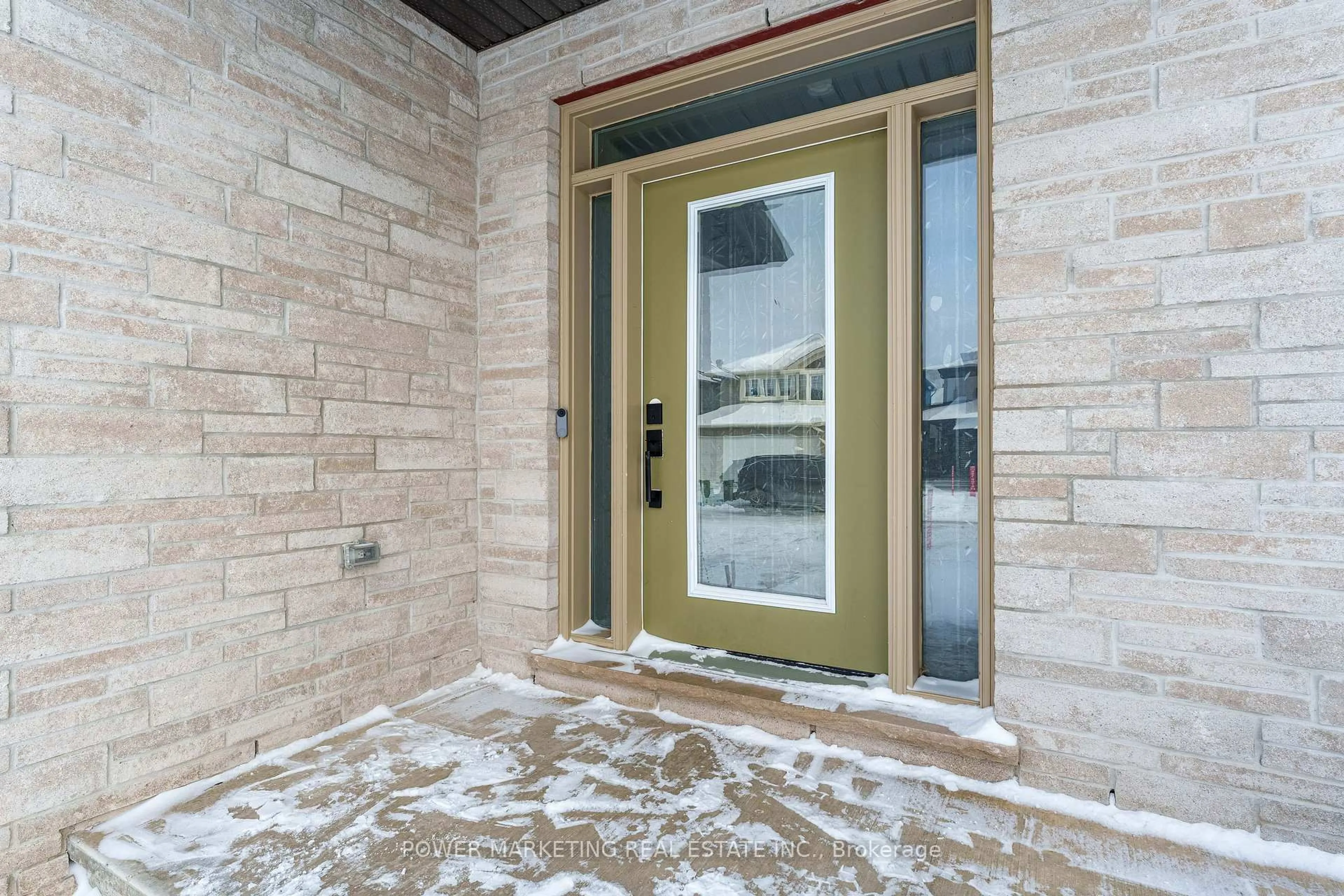 Indoor entryway for 886 Sendero Way, Stittsville Ontario K2S 2W8