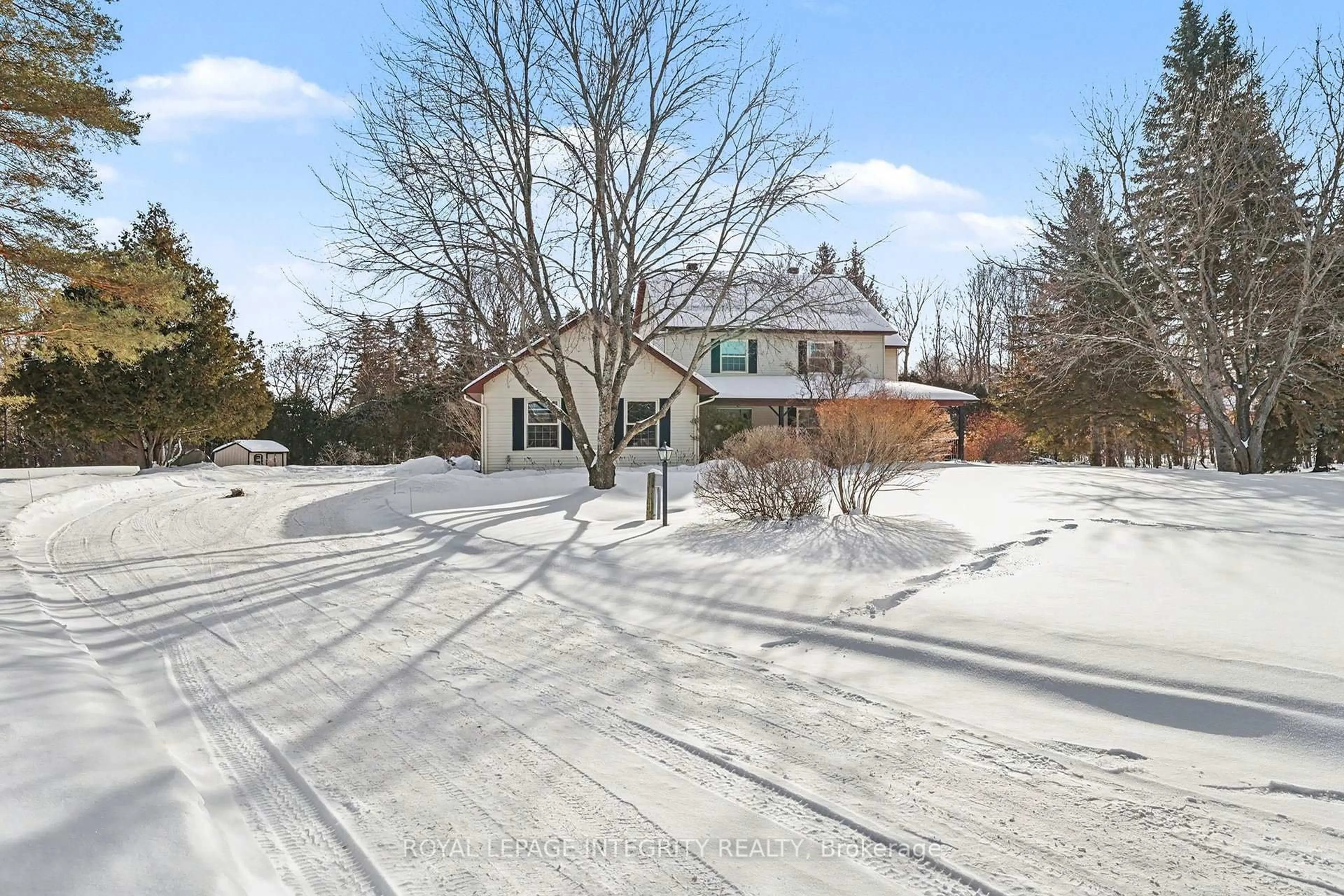 A pic from outside/outdoor area/front of a property/back of a property/a pic from drone, street for 1231 Clothier Crt, Ottawa Ontario K4M 1C8