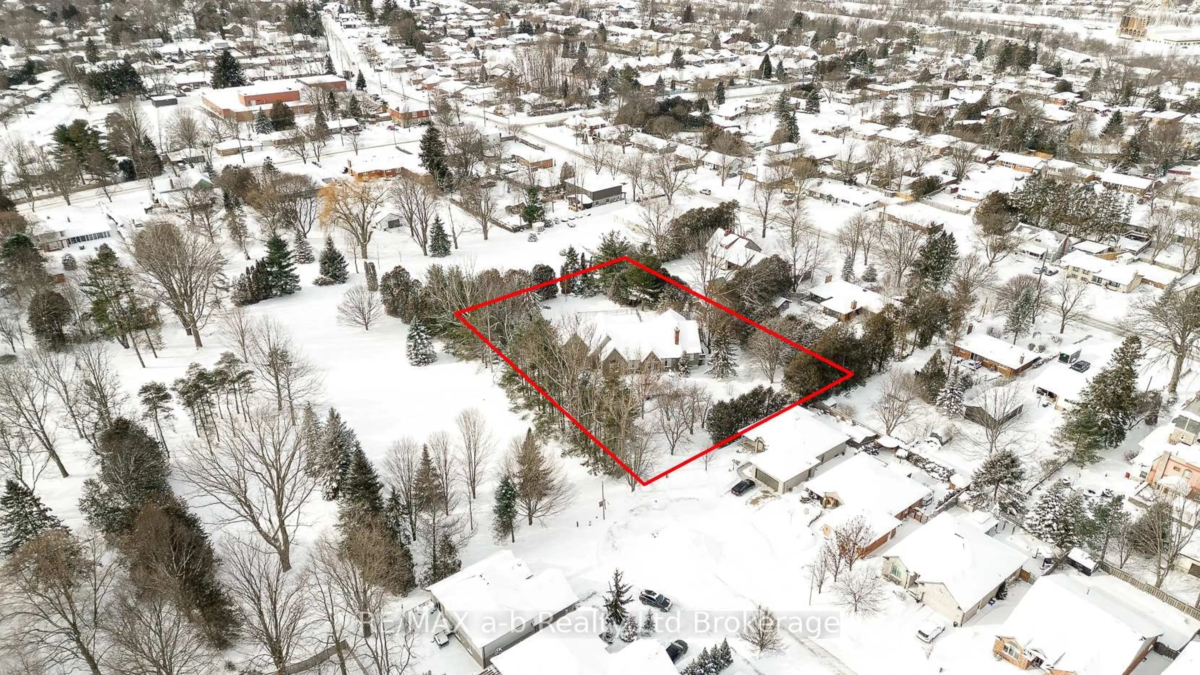 A pic from outside/outdoor area/front of a property/back of a property/a pic from drone, street for 11 Norsworthy Lane, Ingersoll Ontario N5C 4G5