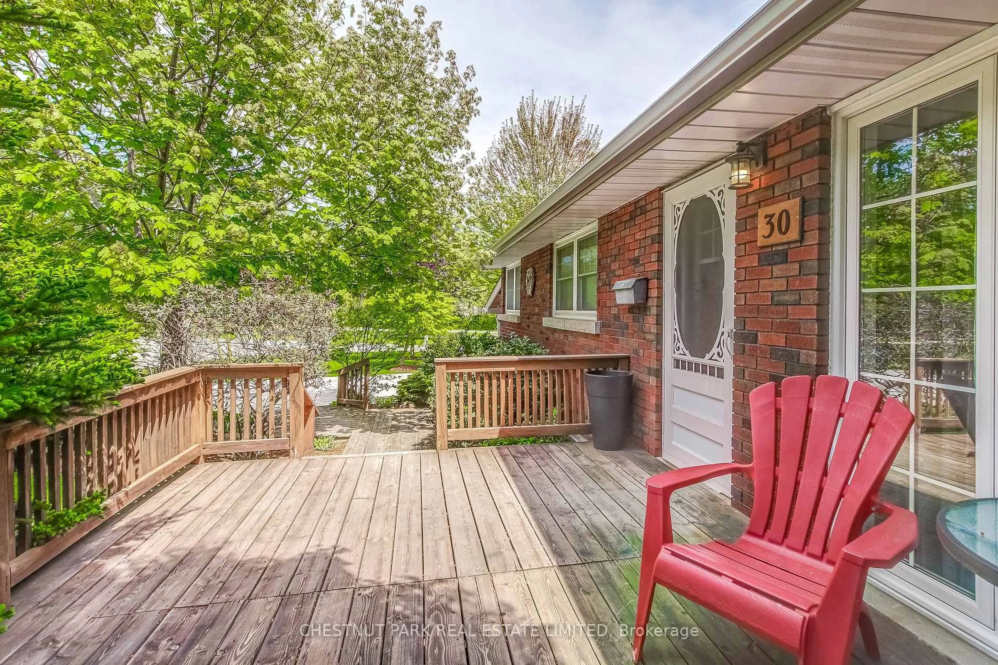 Patio, street for 30 Mckenzie St, St. Catharines Ontario L2M 2N1
