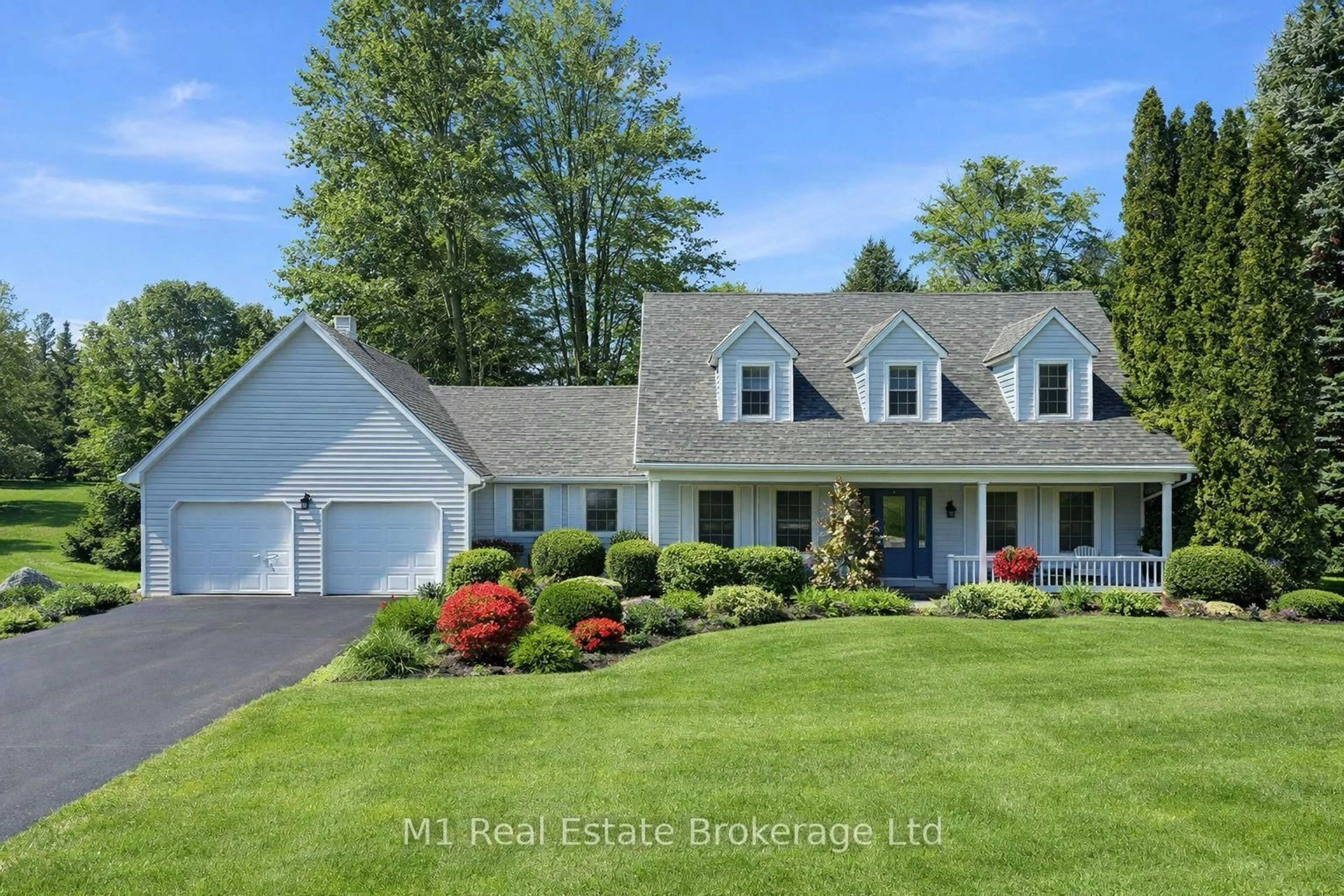 Home with vinyl exterior material, water/lake/river/ocean view for 28 Weneil Dr, Hamilton Ontario L8B 0Z6