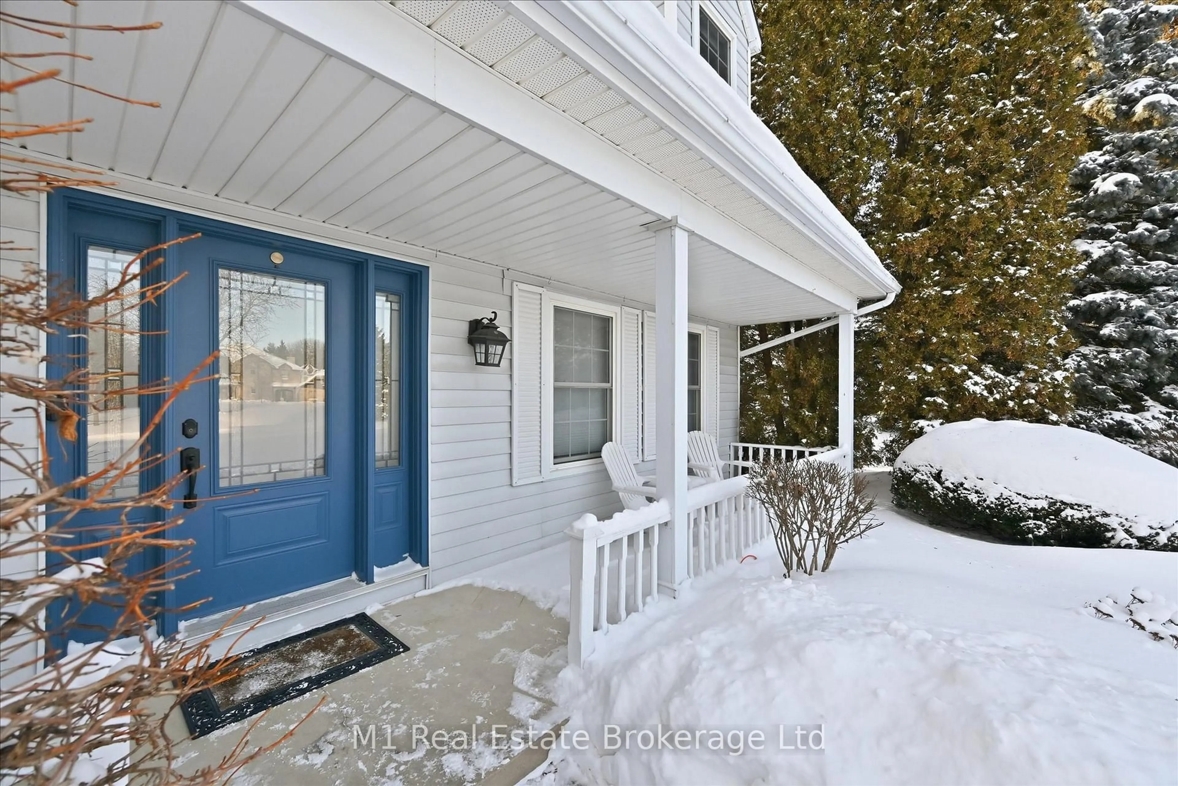 Indoor entryway for 28 Weneil Dr, Hamilton Ontario L8B 0Z6