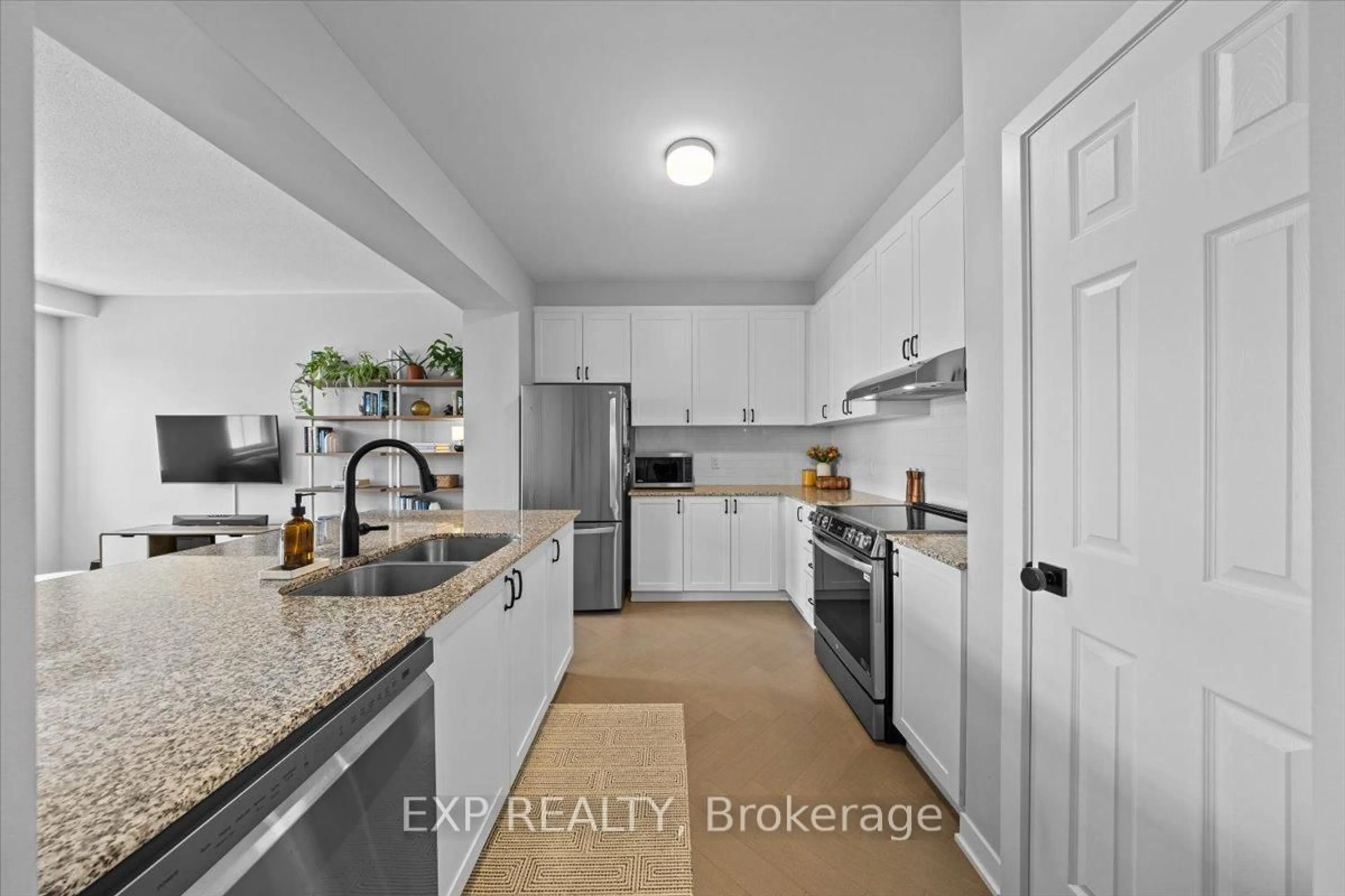 Unknown for 667 Cygnus St, Ottawa Ontario K2J 7B3