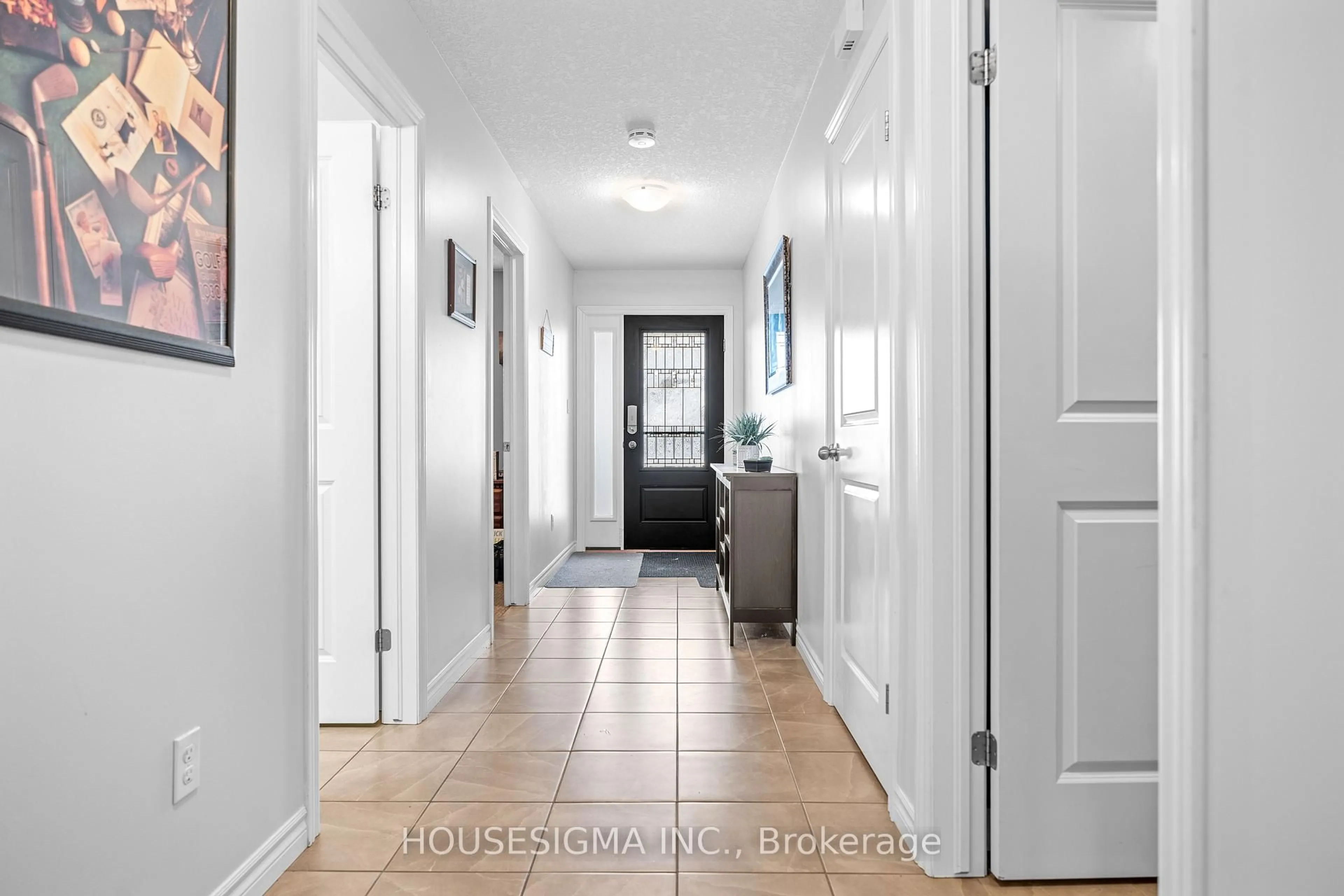 Indoor entryway for 23 Hampstead Crt, St. Thomas Ontario N5R 0E3