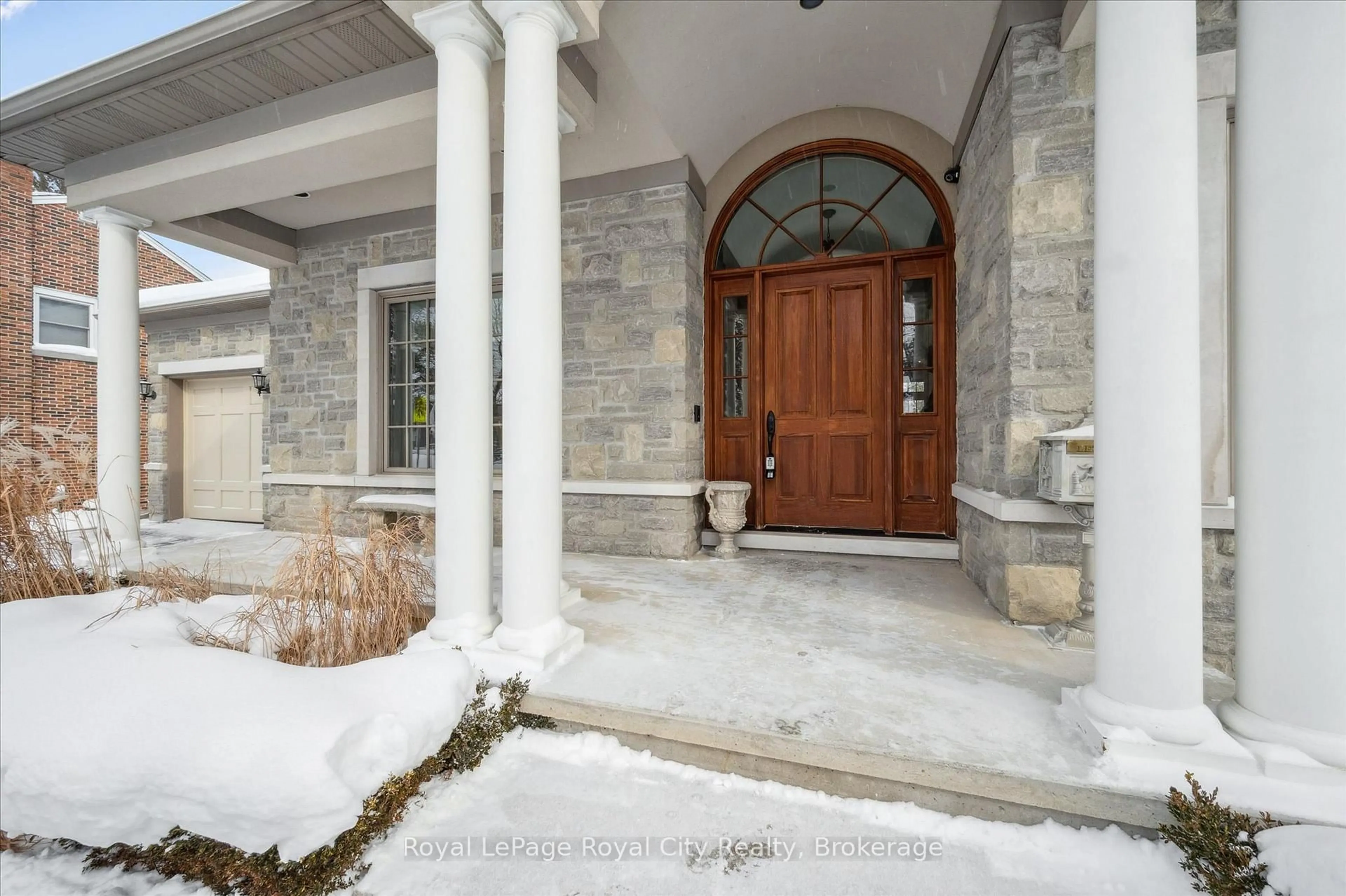 Indoor entryway for 63 Metcalfe St, Guelph Ontario N1E 4X7