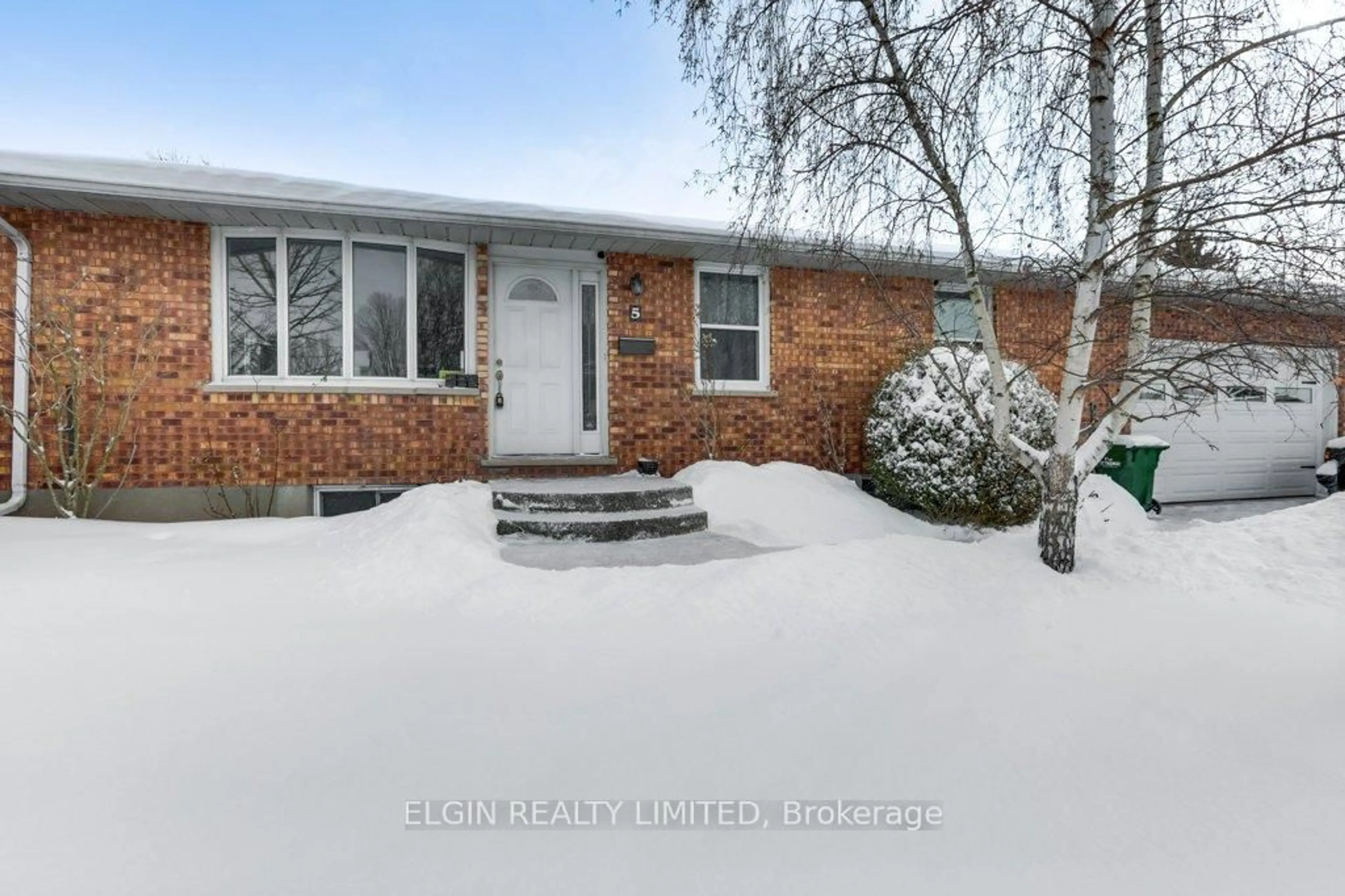 Unknown for 5 Sauve Ave, St. Thomas Ontario N5R 6E5