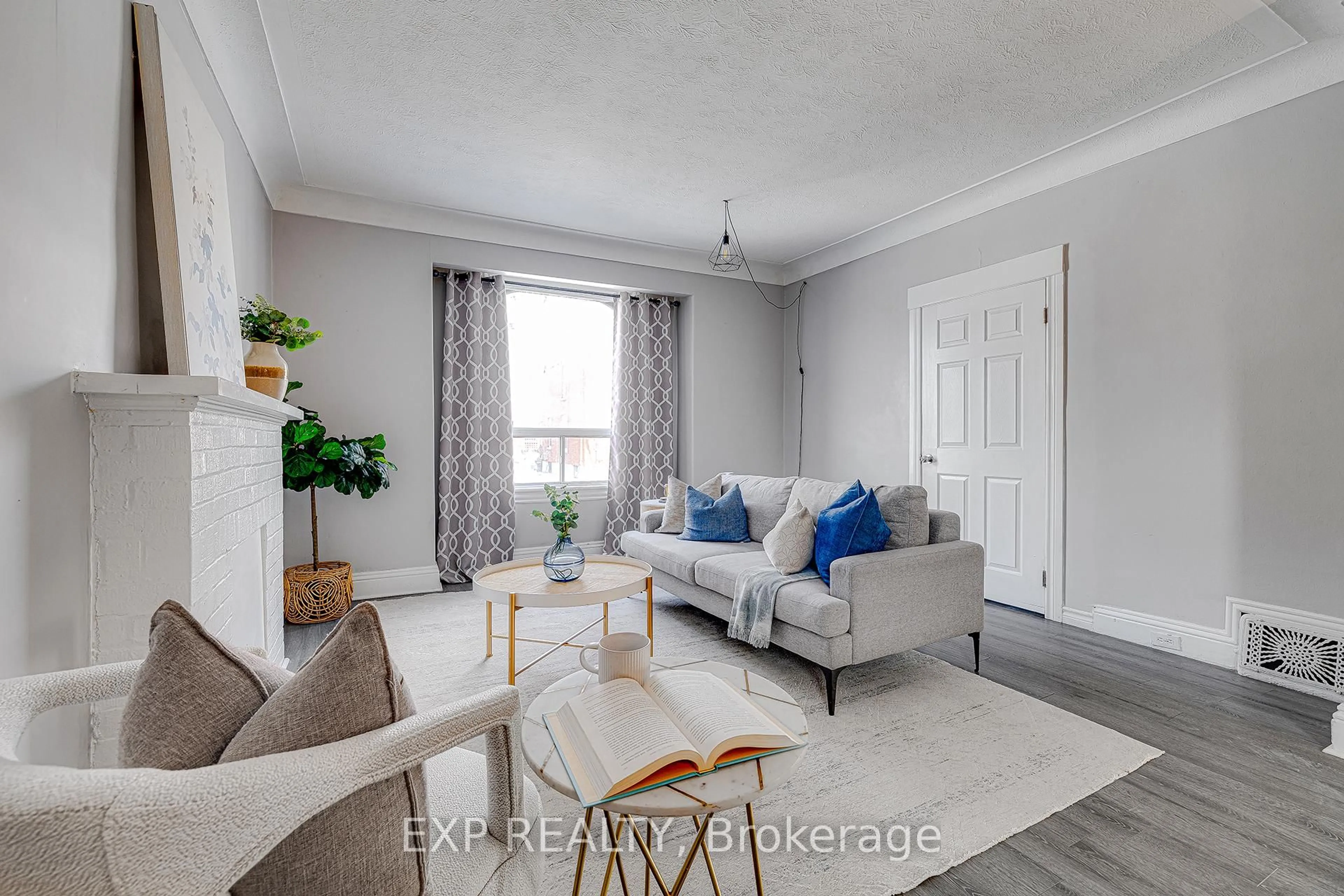 Living room with furniture, unknown for 4 Madison Ave, Hamilton Ontario L8L 5Y3