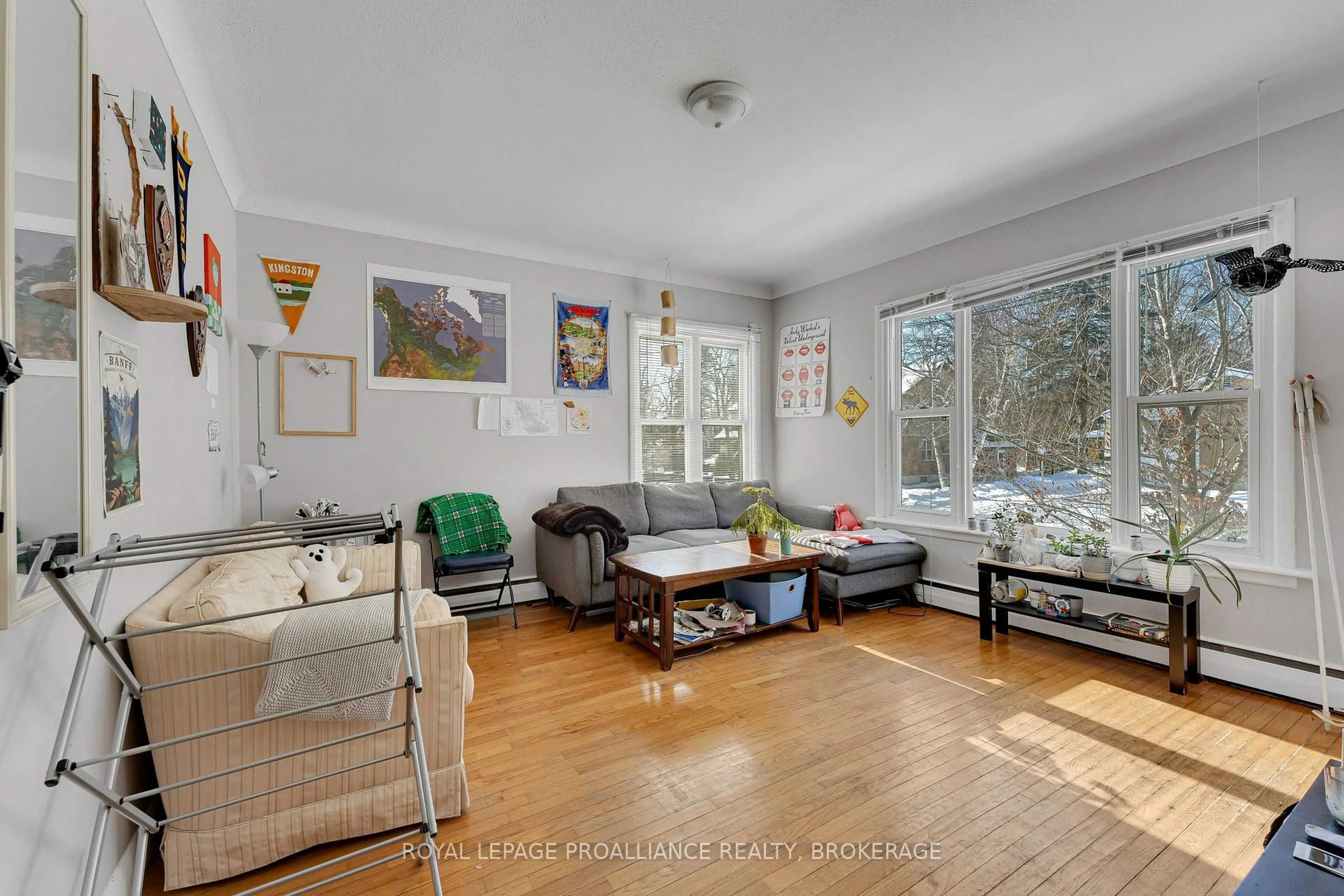 Living room with furniture, unknown for 31 Beverley St, Kingston Ontario K7L 3Y5