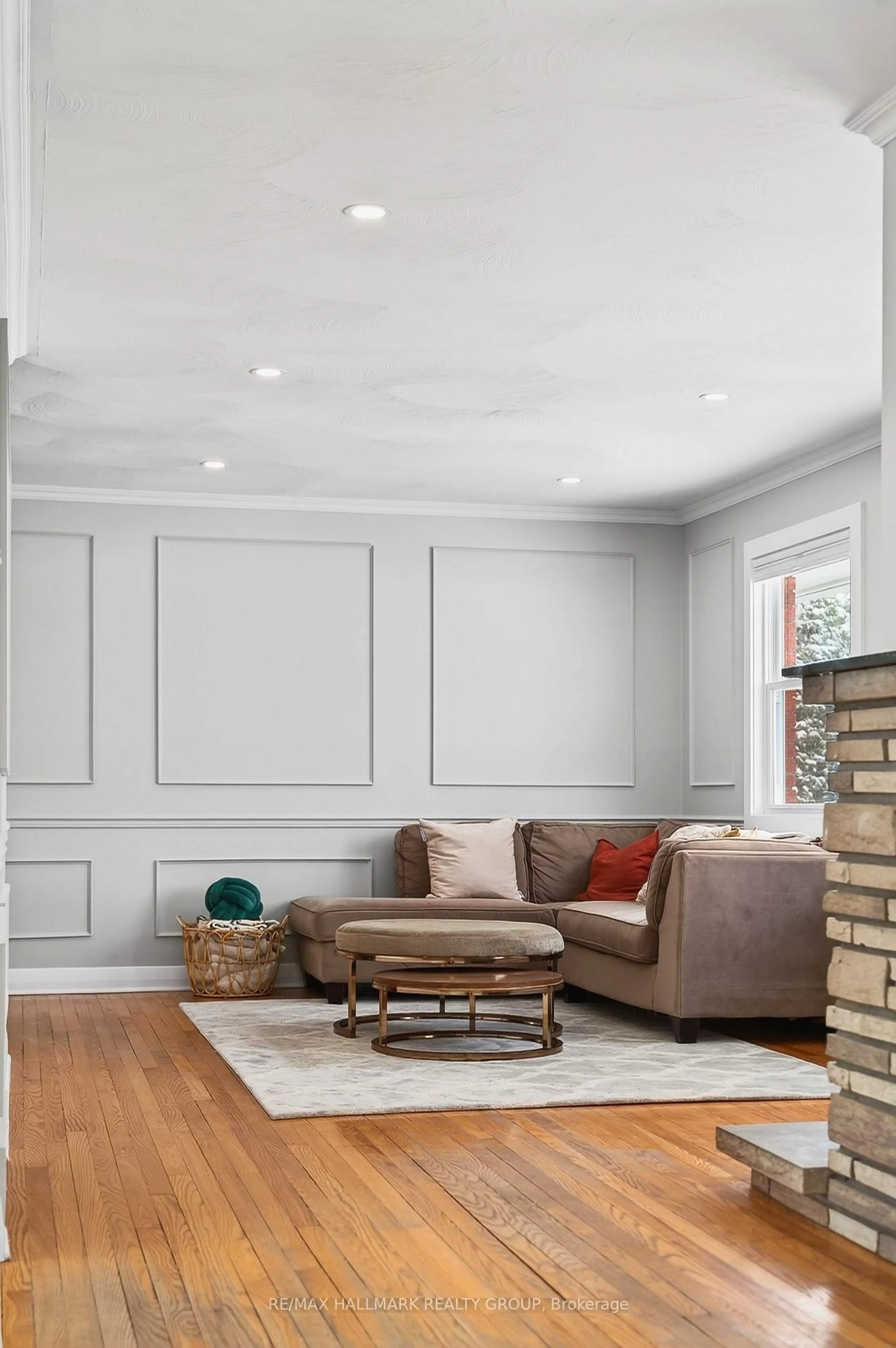 Living room with furniture, unknown for 48 Knoxdale Rd, Ottawa Ontario K2G 1A3