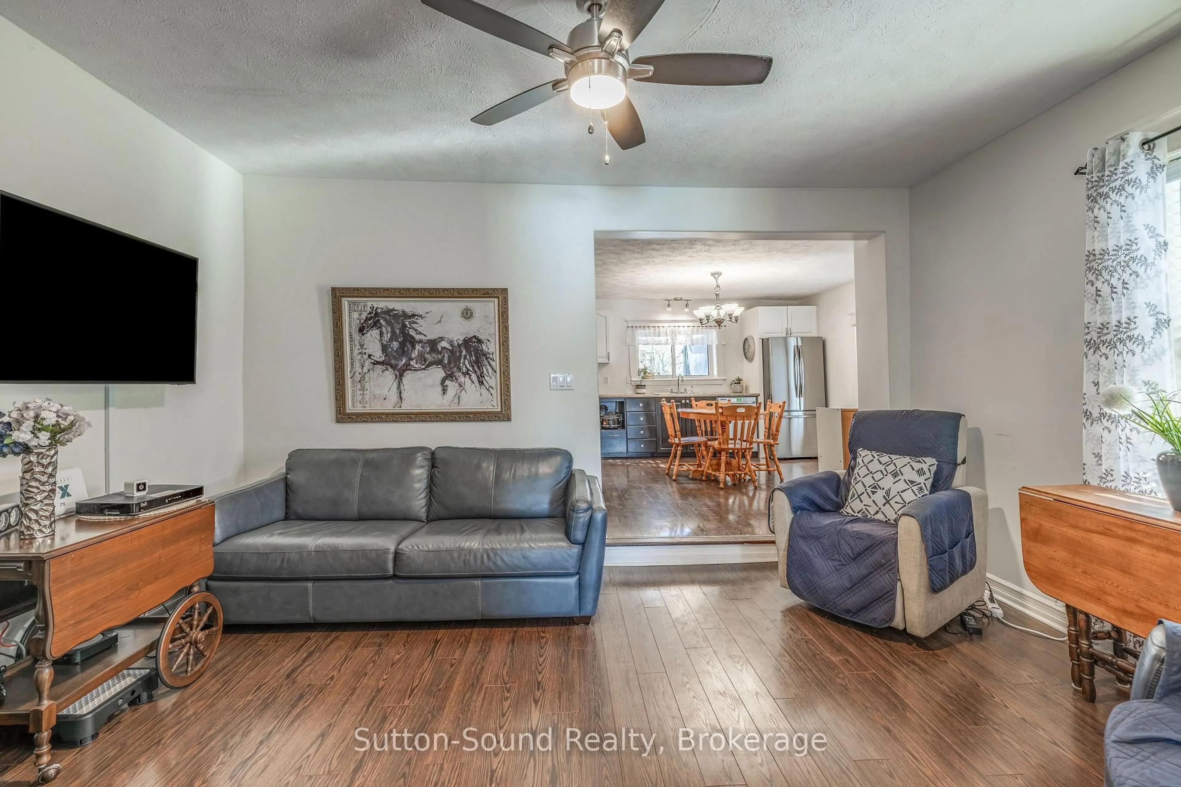 Living room with furniture, unknown for 601 Dawson St, South Bruce Peninsula Ontario N0H 2T0