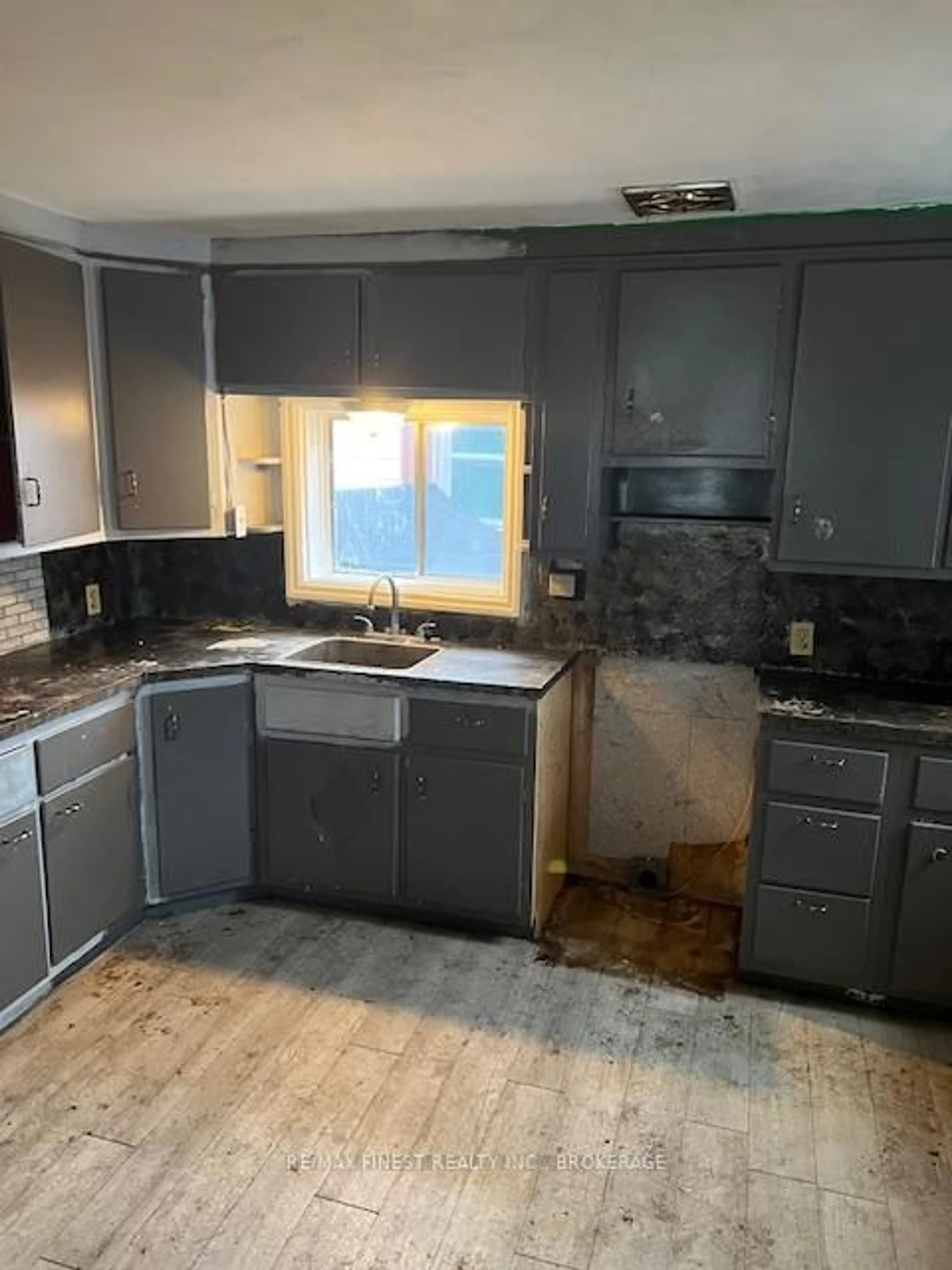 Standard kitchen, unknown for 24 Mill St, Greater Napanee Ontario K7R 1X4