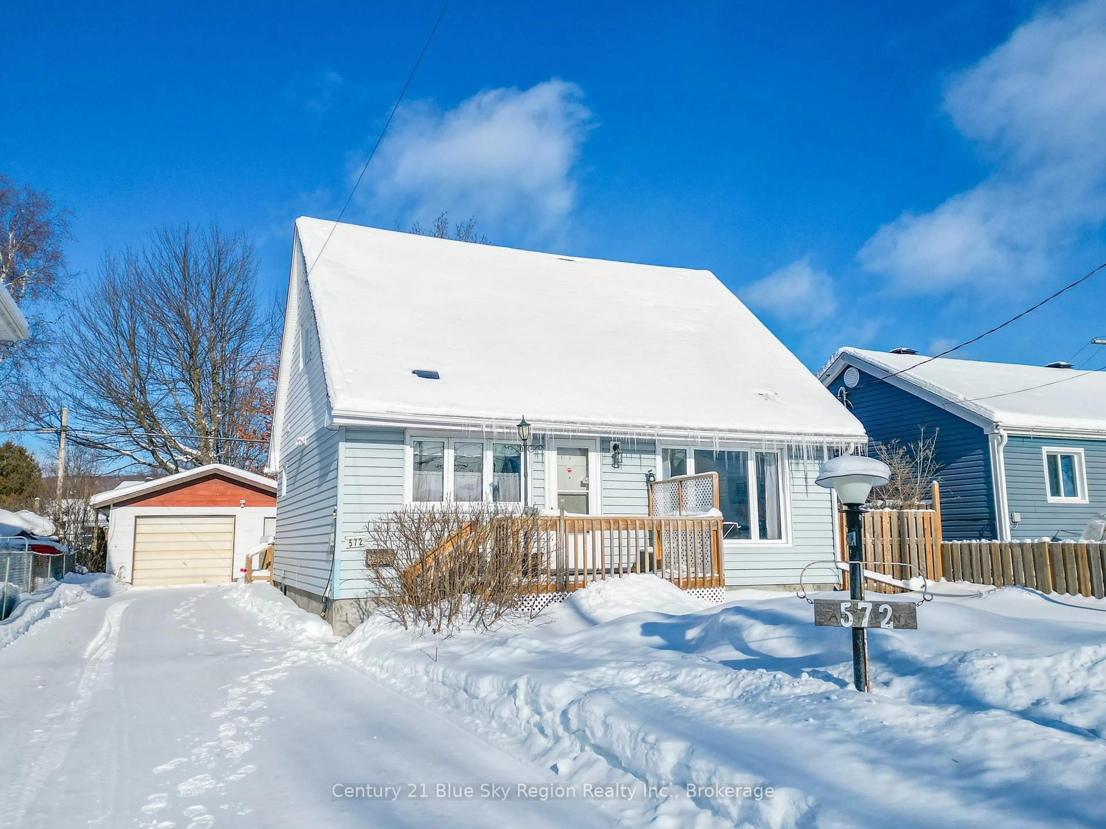 Unknown for 572 Aberdeen Ave, North Bay Ontario P1B 7H7