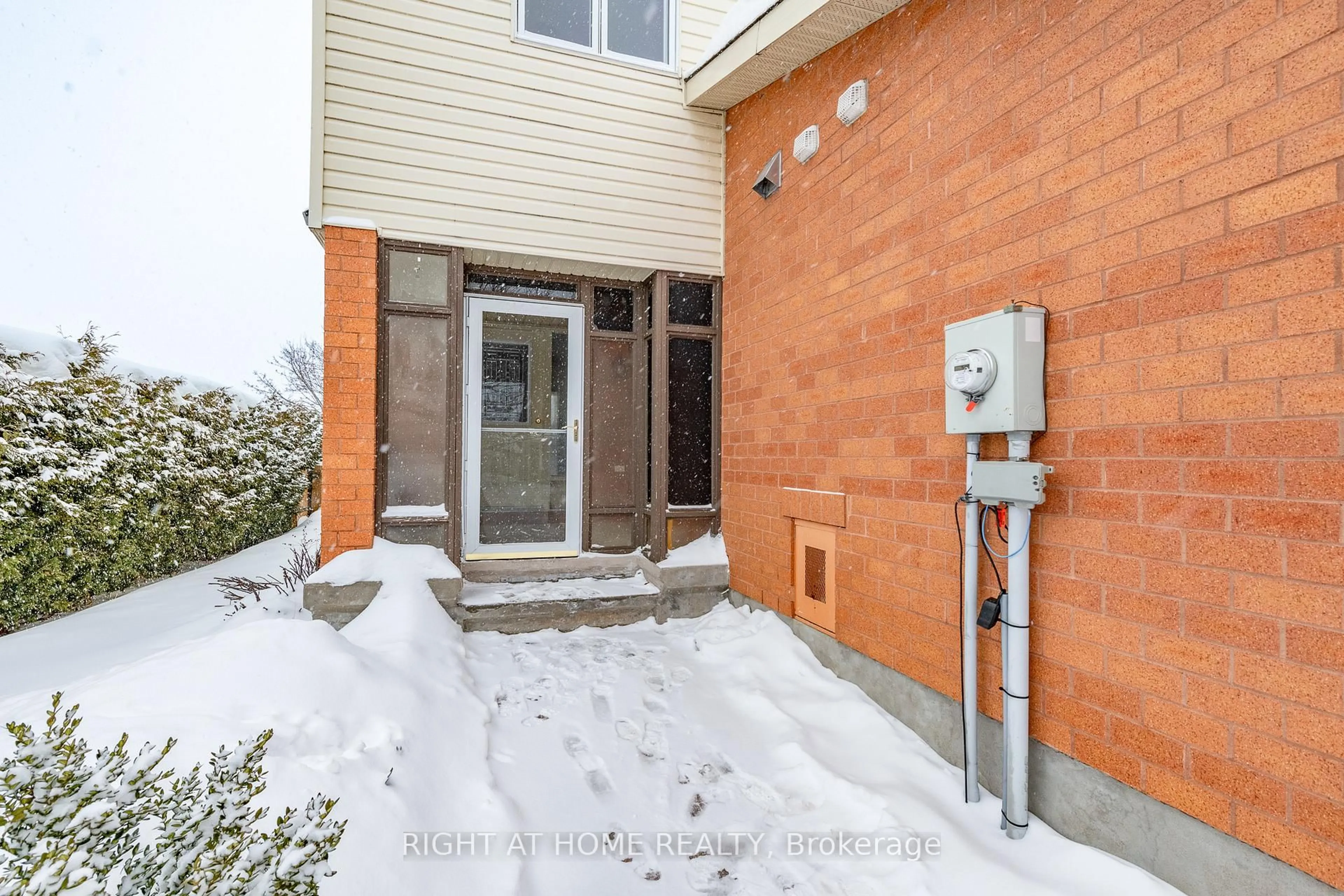 Unknown for 2687 Sylvain St, Clarence-Rockland Ontario K4K 1V3