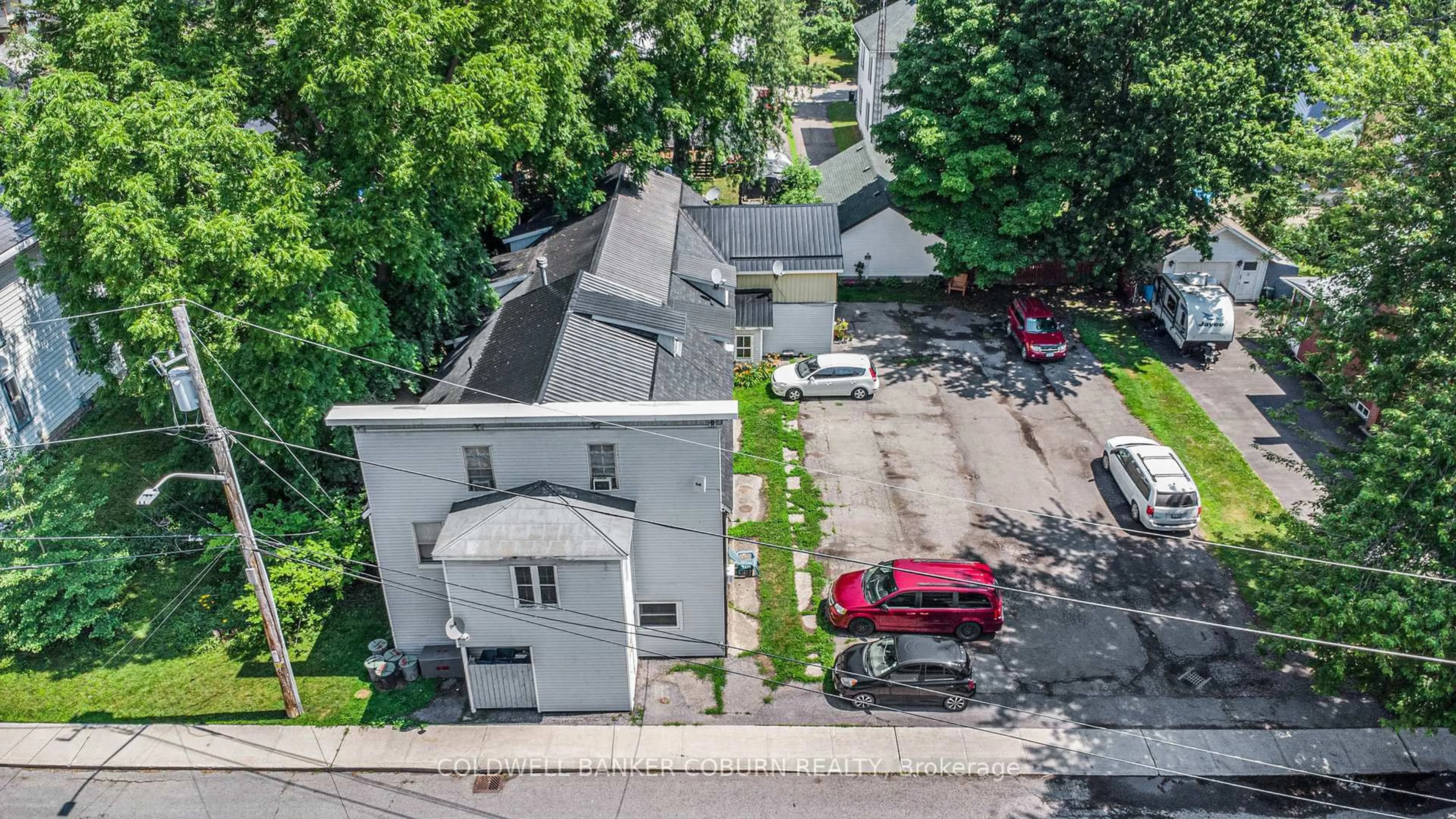 A pic from outside/outdoor area/front of a property/back of a property/a pic from drone, street for 73 King St, North Dundas Ontario K0C 1H0