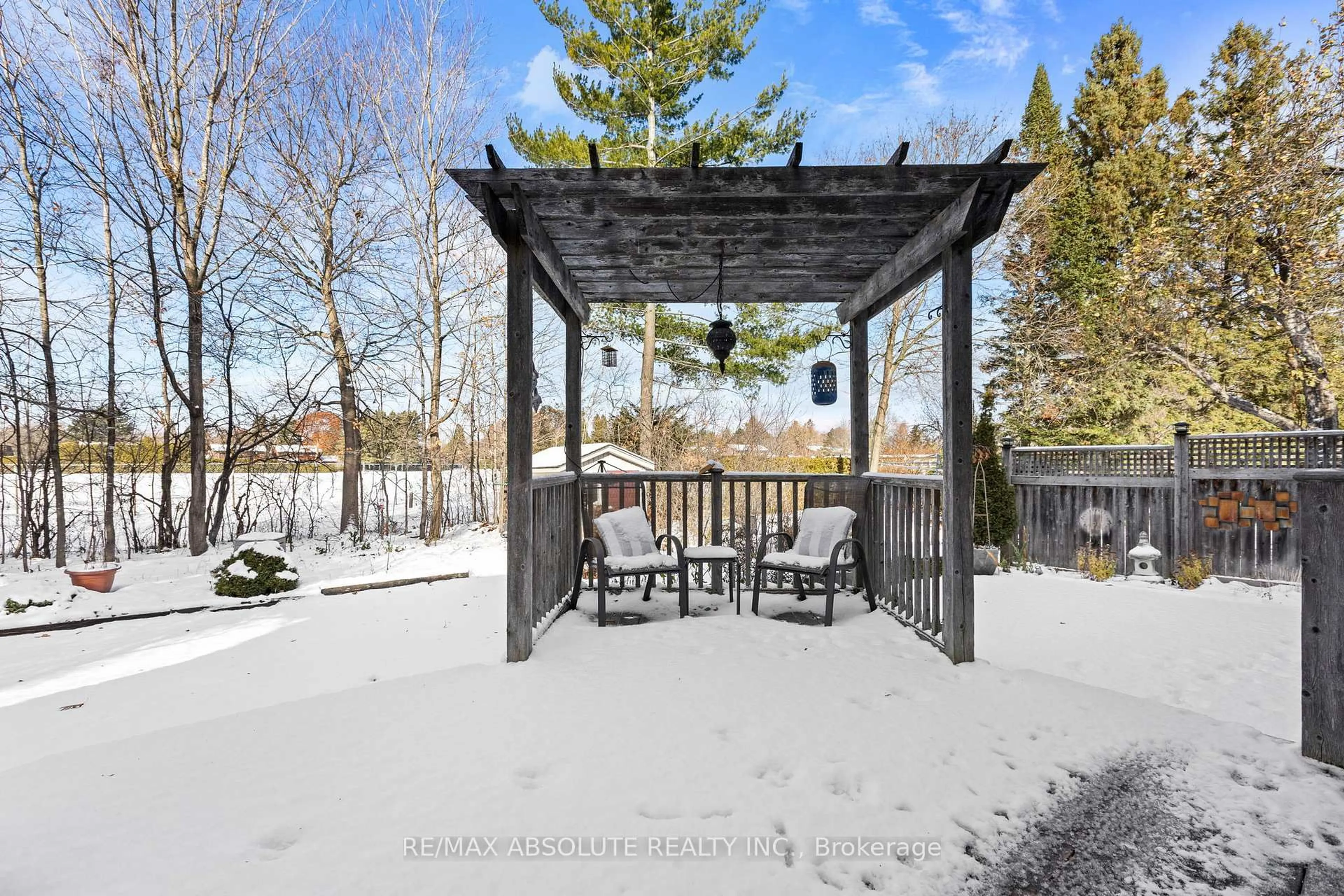 Patio, water/lake/river/ocean view for 22 Banting Cres, Ottawa Ontario K2K 1P4