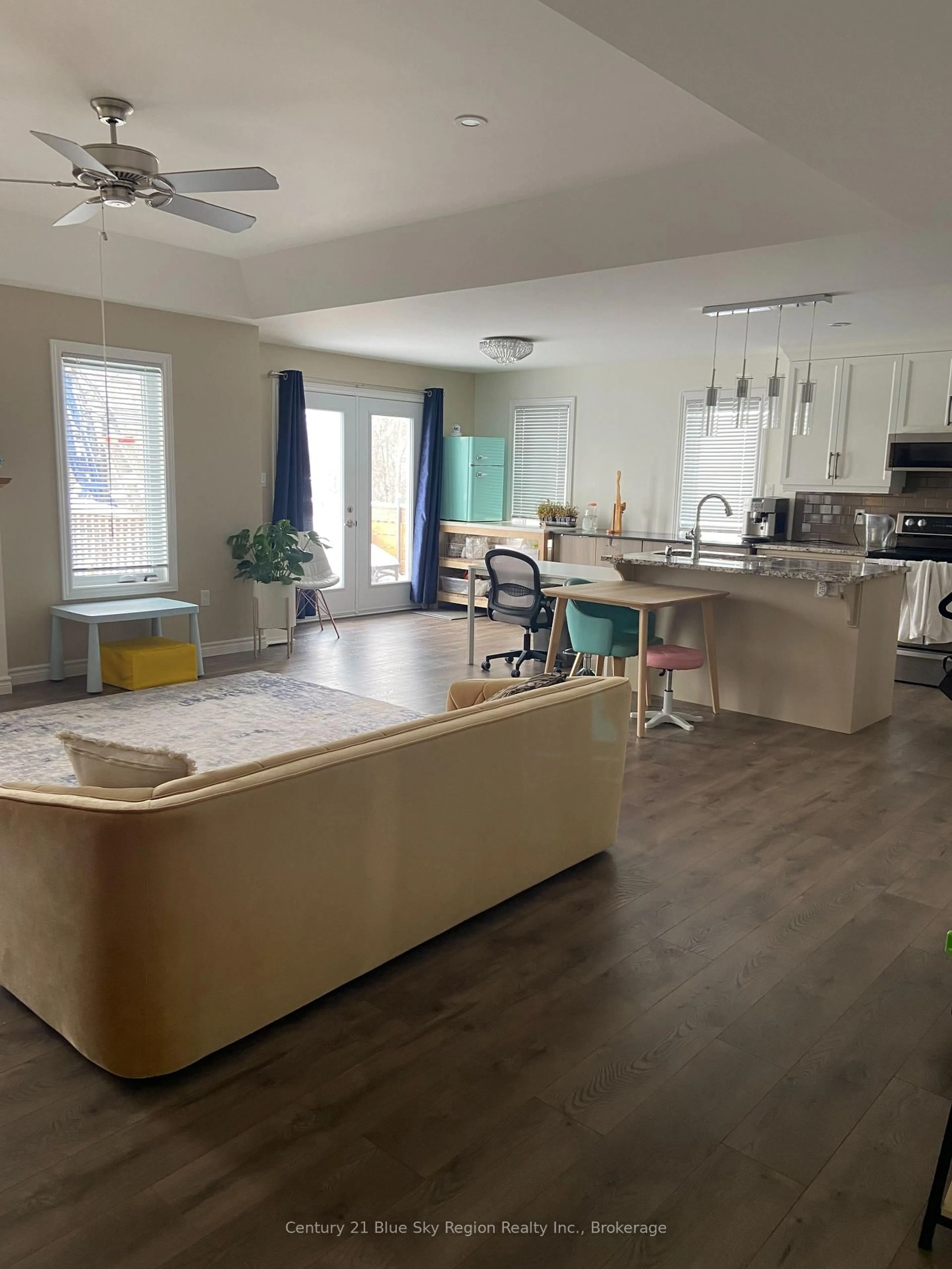 Open concept kitchen, unknown for 253 Kingsway Ave, North Bay Ontario P1B 7V5
