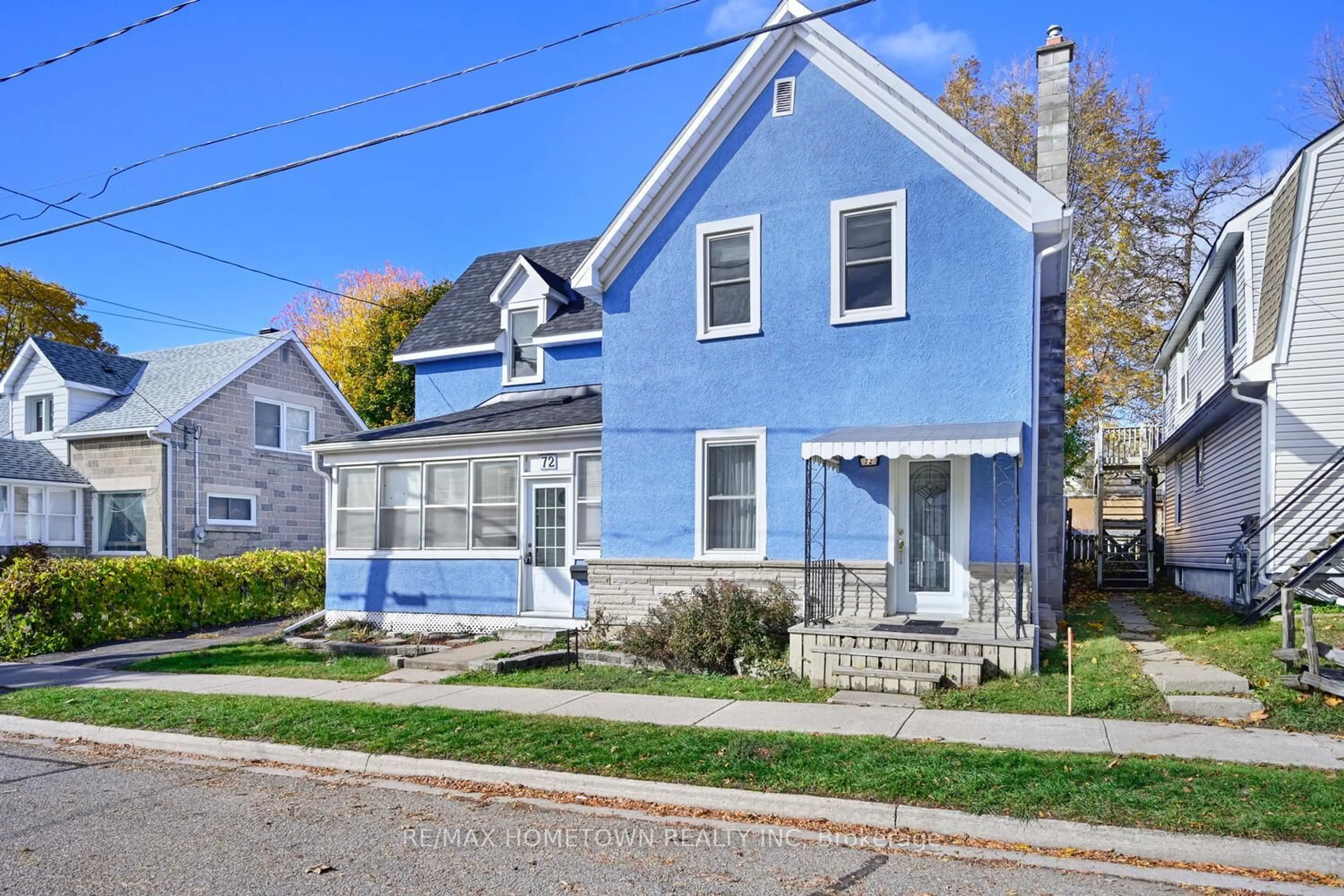 Home with vinyl exterior material, street for 72 Havelock St, Brockville Ontario K6V 4M1