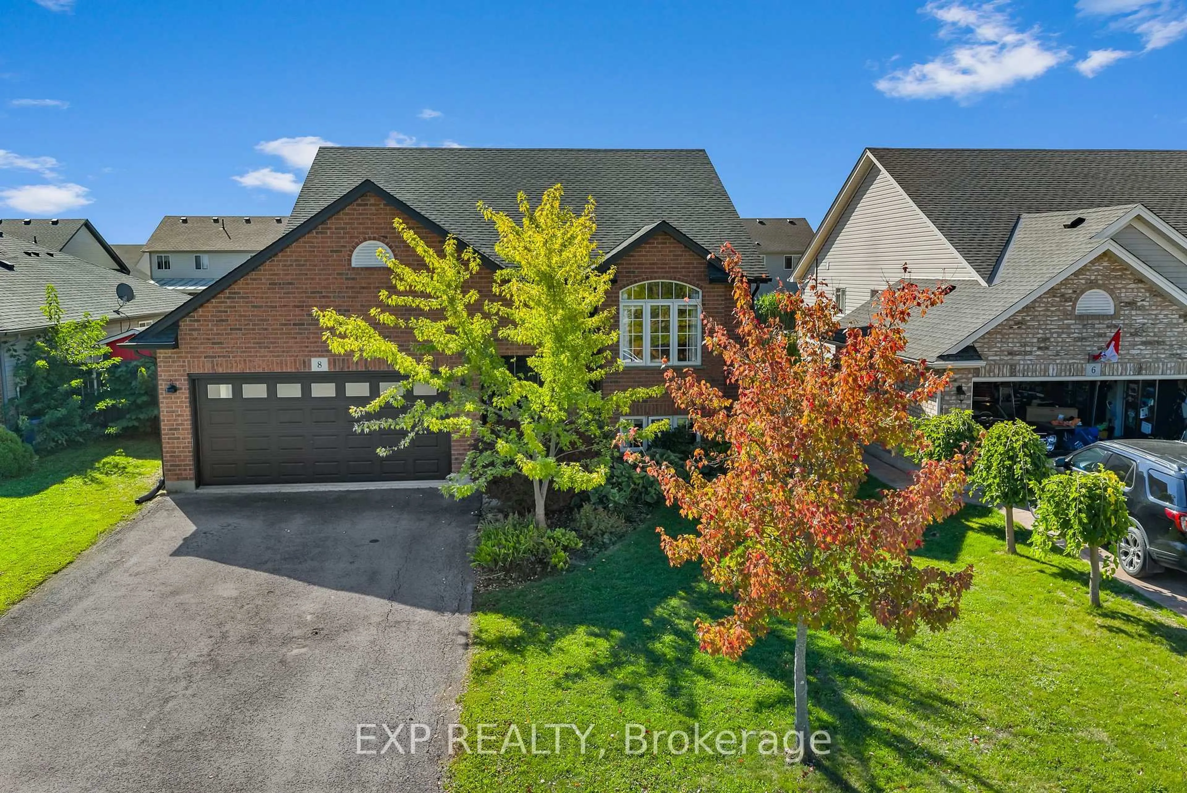 A pic from outside/outdoor area/front of a property/back of a property/a pic from drone, unknown for 8 Lindan St, West Lincoln Ontario L0R 2A0