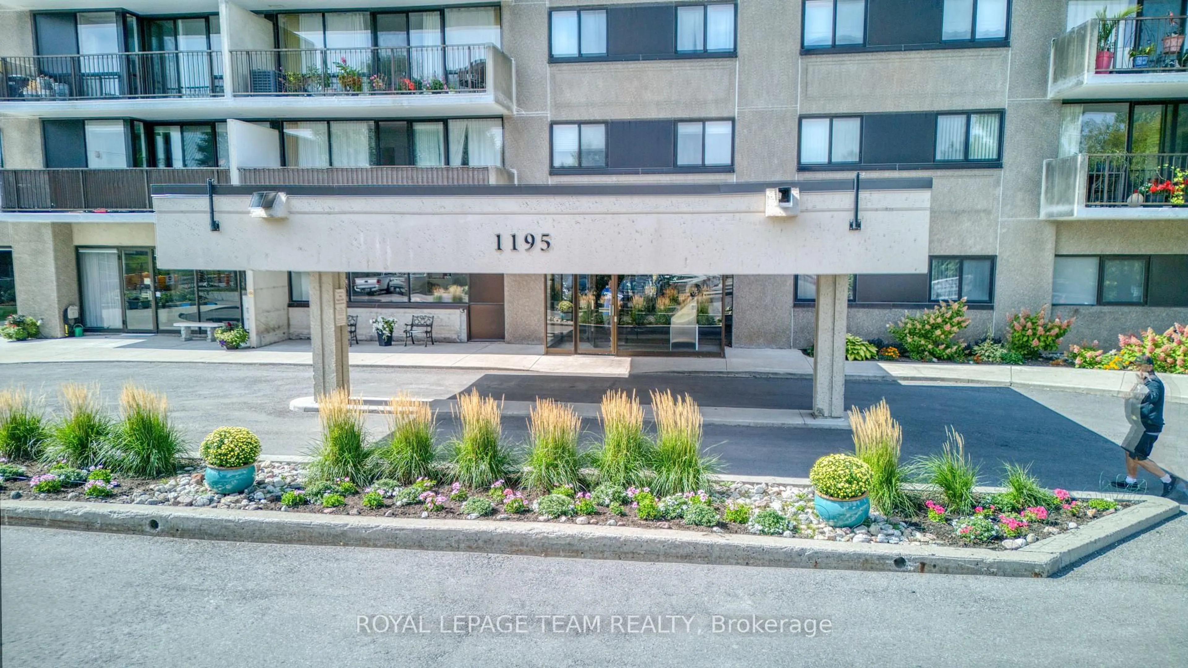 Unknown for 1195 Richmond Rd #2006, Ottawa Ontario K2B 8E4