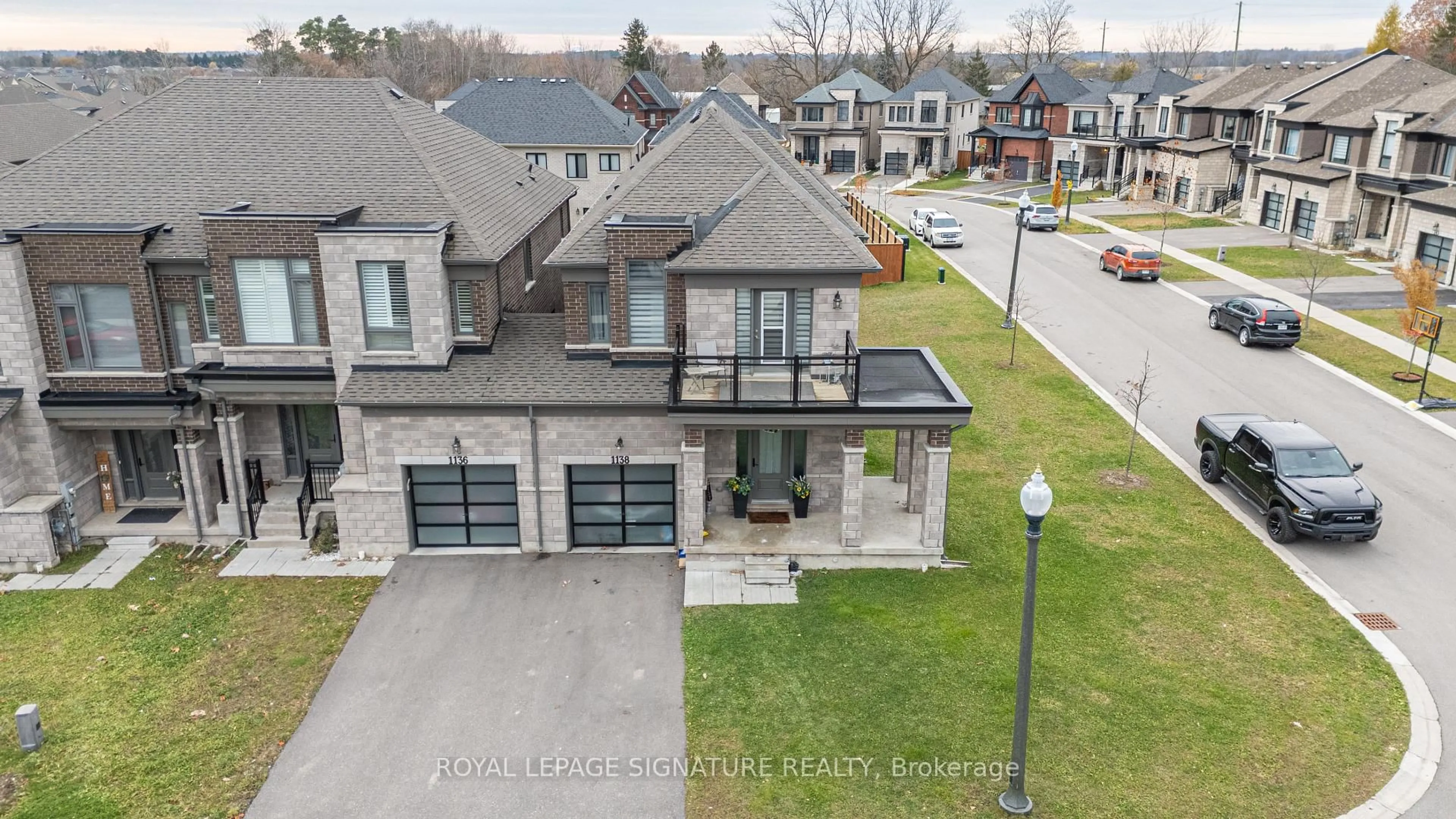 A pic from outside/outdoor area/front of a property/back of a property/a pic from drone, street for 1138 Edinburgh Dr, Woodstock Ontario N4T 0M3