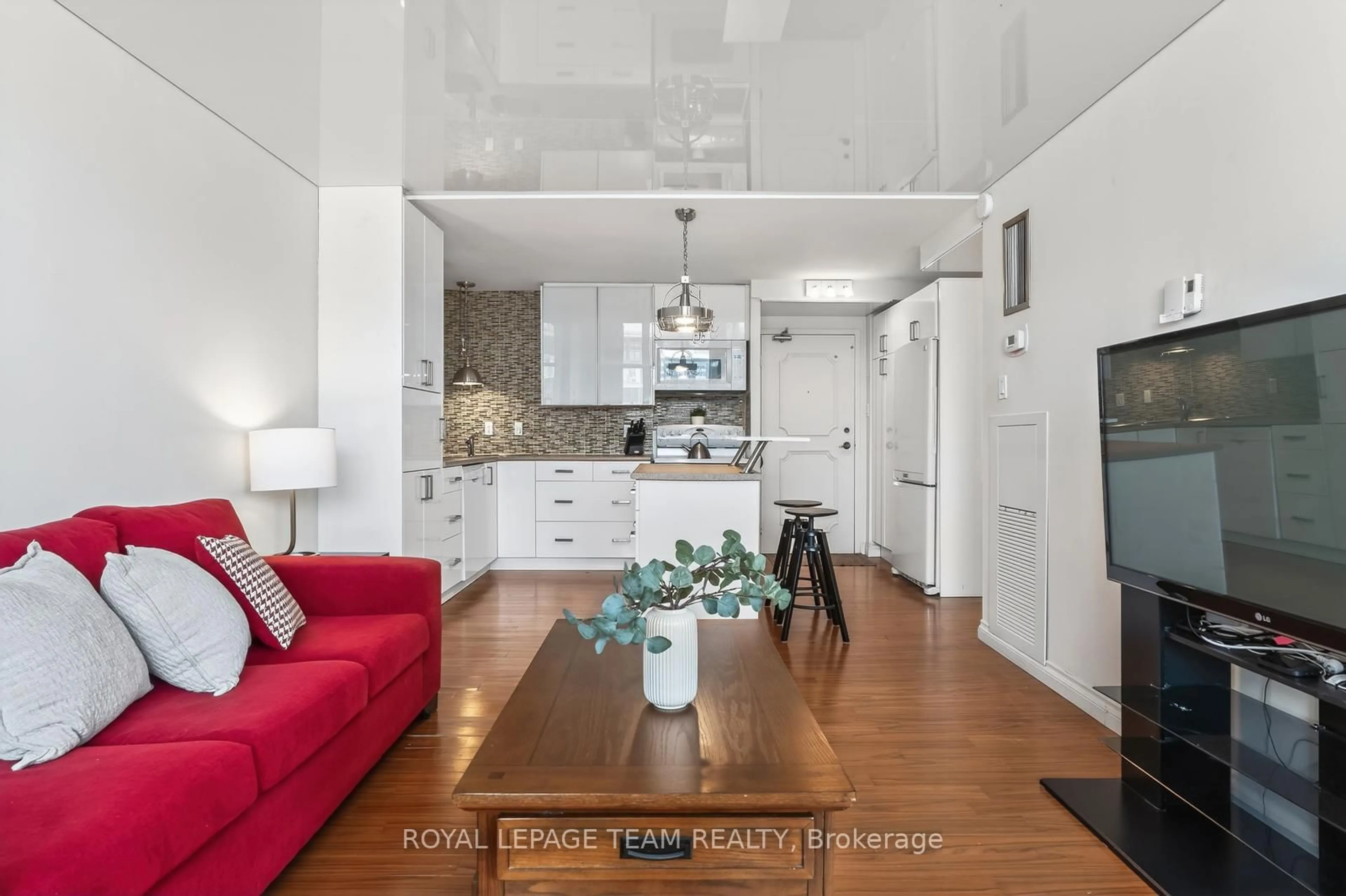 Open concept kitchen, unknown for 530 Laurier Ave #809, Ottawa Ontario K1R 7T1