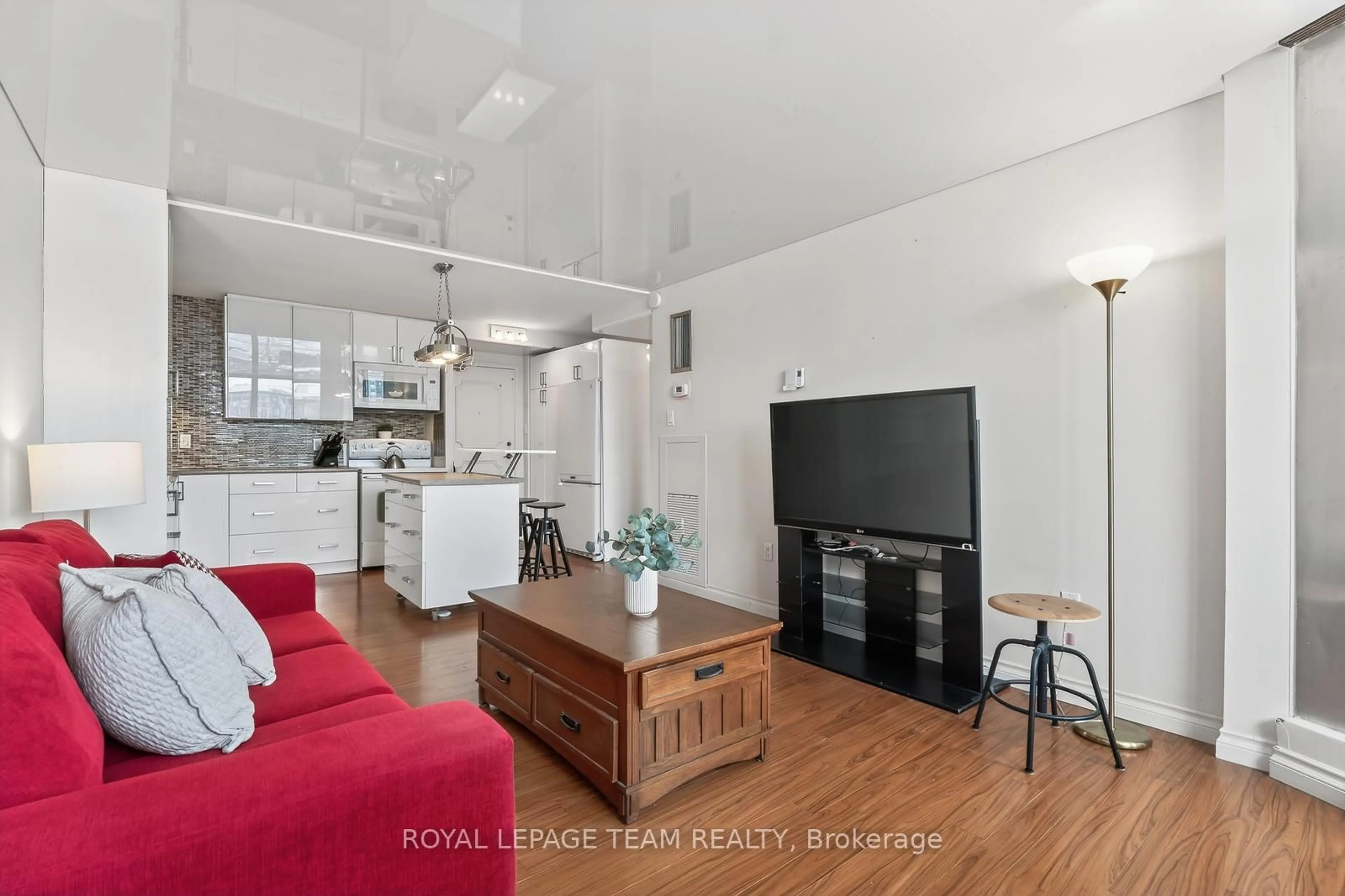 Open concept kitchen, unknown for 530 Laurier Ave #809, Ottawa Ontario K1R 7T1