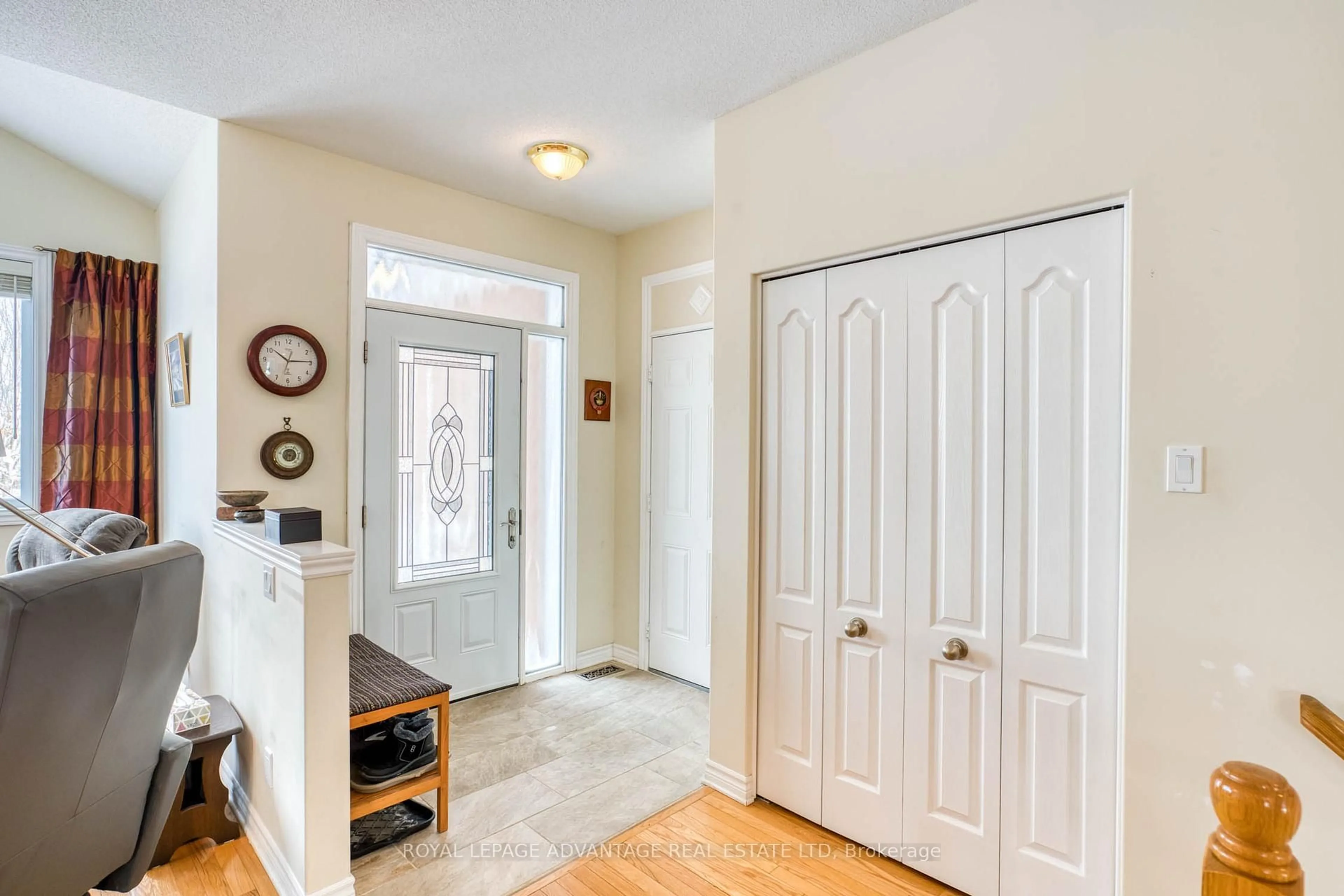 Indoor entryway for 10 Antonio Way, Perth Ontario K7H 3R5