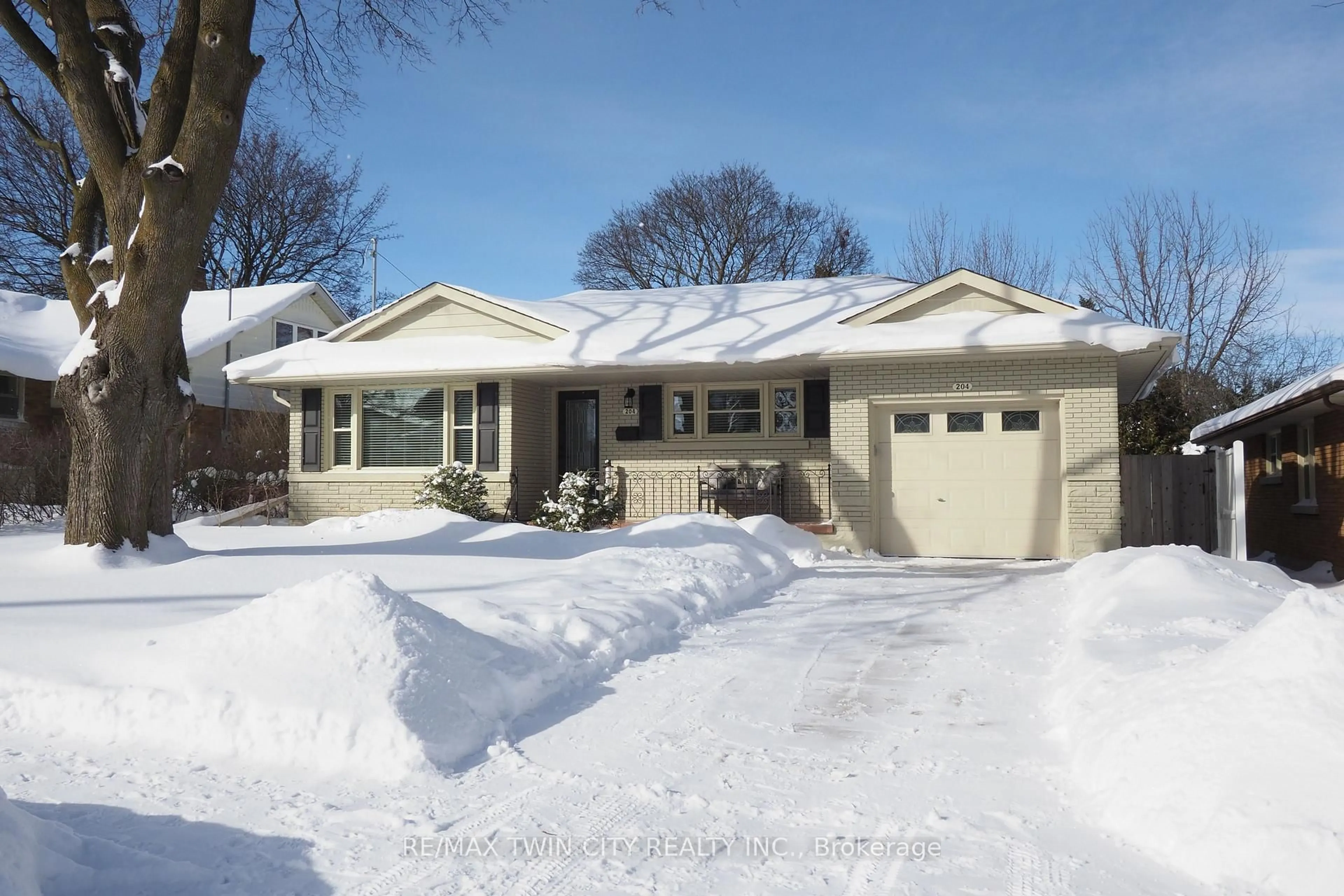 Home with vinyl exterior material, street for 204 Rodney St, Waterloo Ontario N2J 1G5