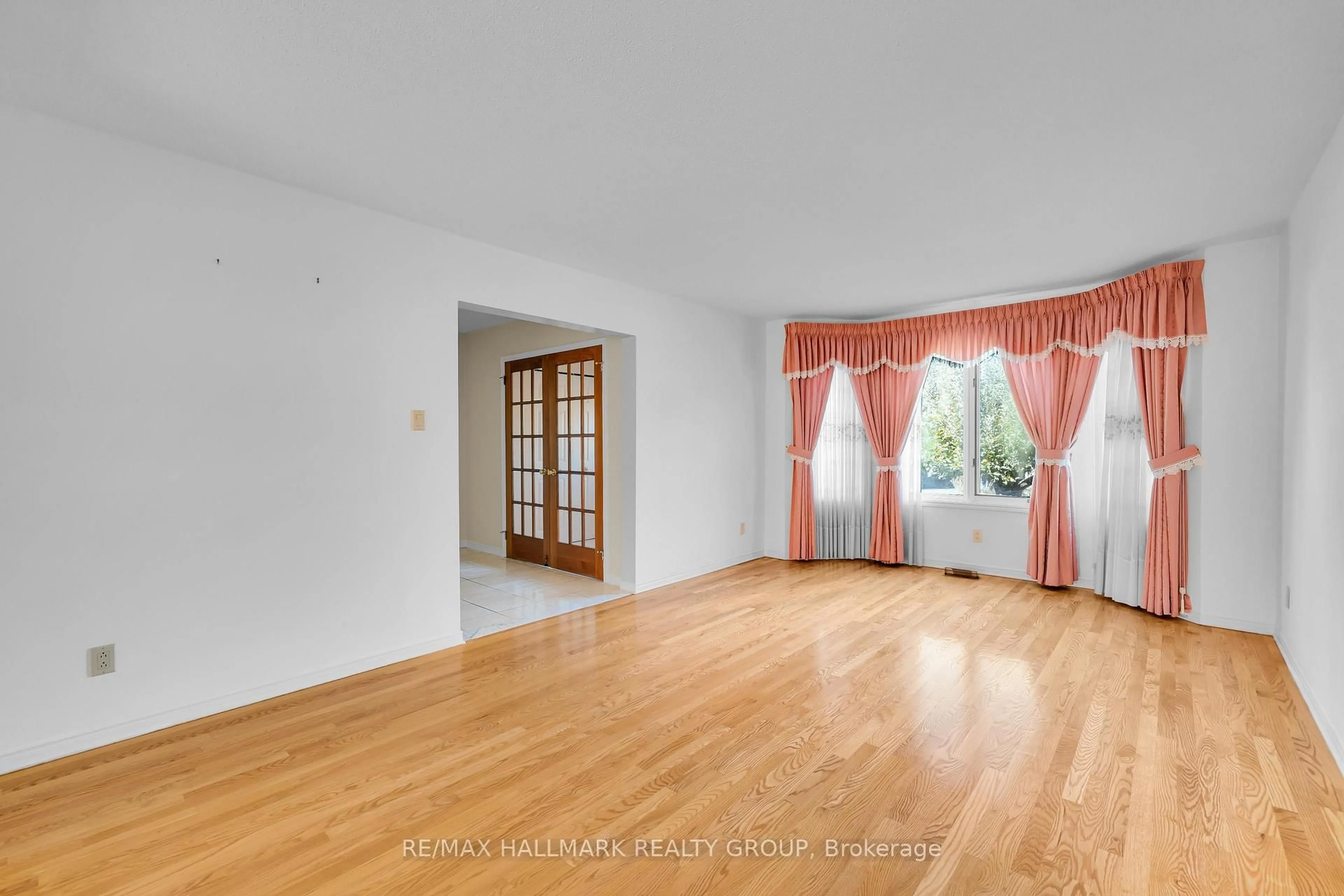 A pic of a room for 1396 Larose Ave, Ottawa Ontario K1Z 7X7