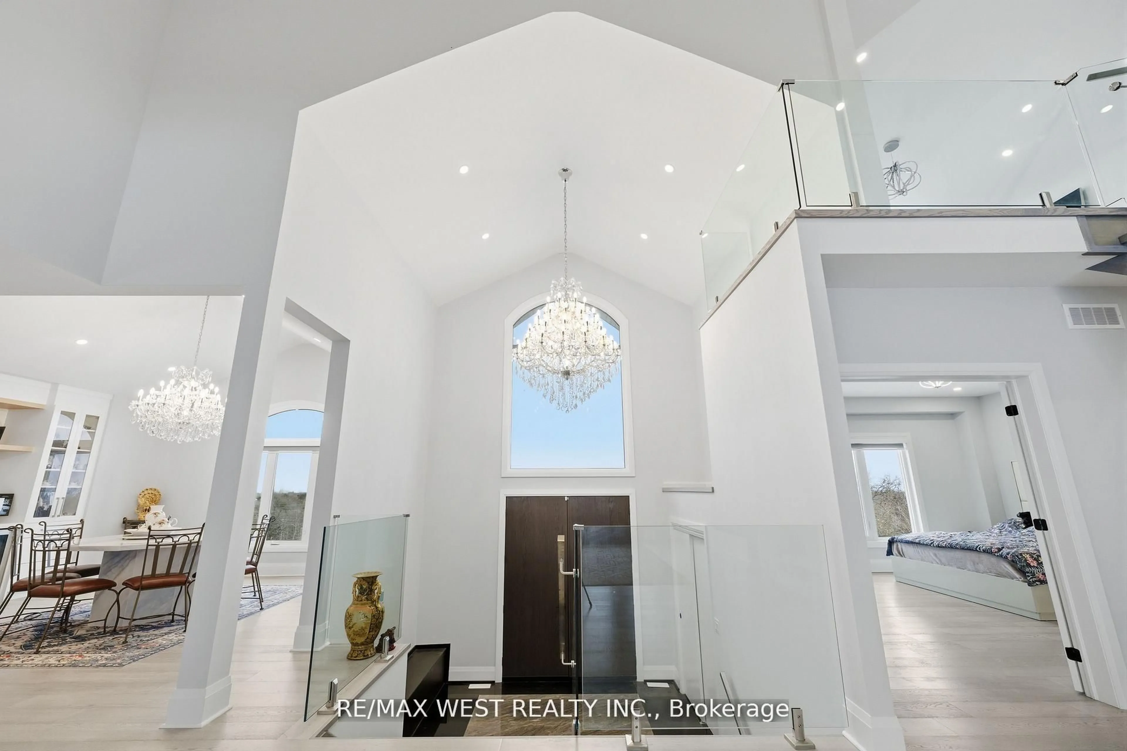Indoor foyer for 12846 County Road 2 Rd, Cramahe Ontario K0K 1S0