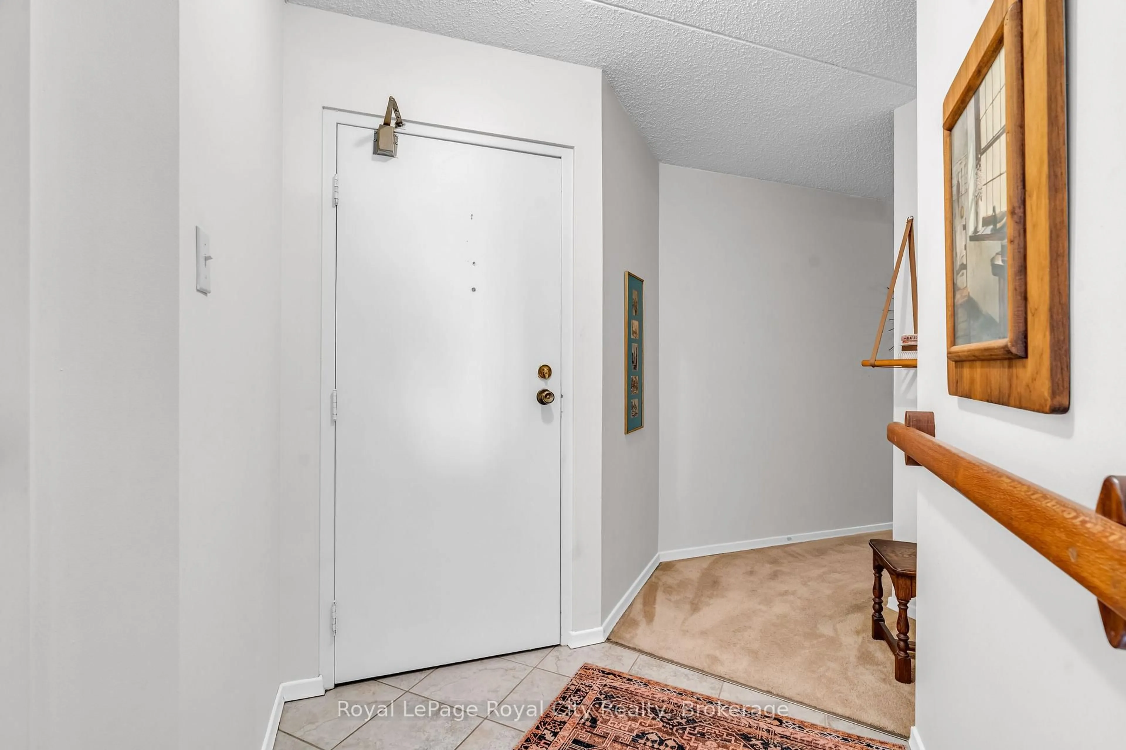Indoor entryway for 22 Marilyn Dr #803, Guelph Ontario N1H 7T1