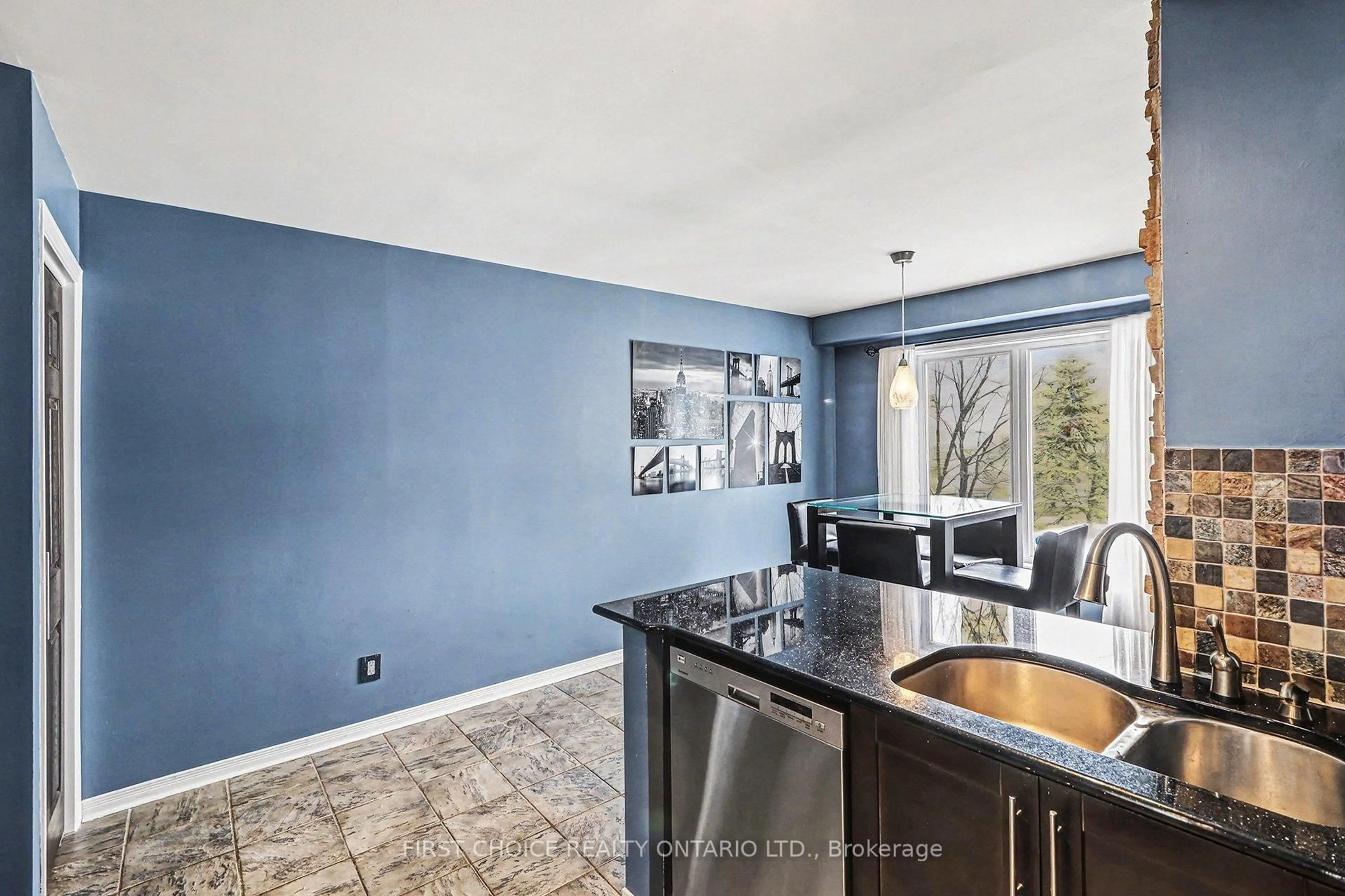 Open concept kitchen, ceramic/tile floor for 184 Provender Ave, Ottawa Ontario K1K 4N7