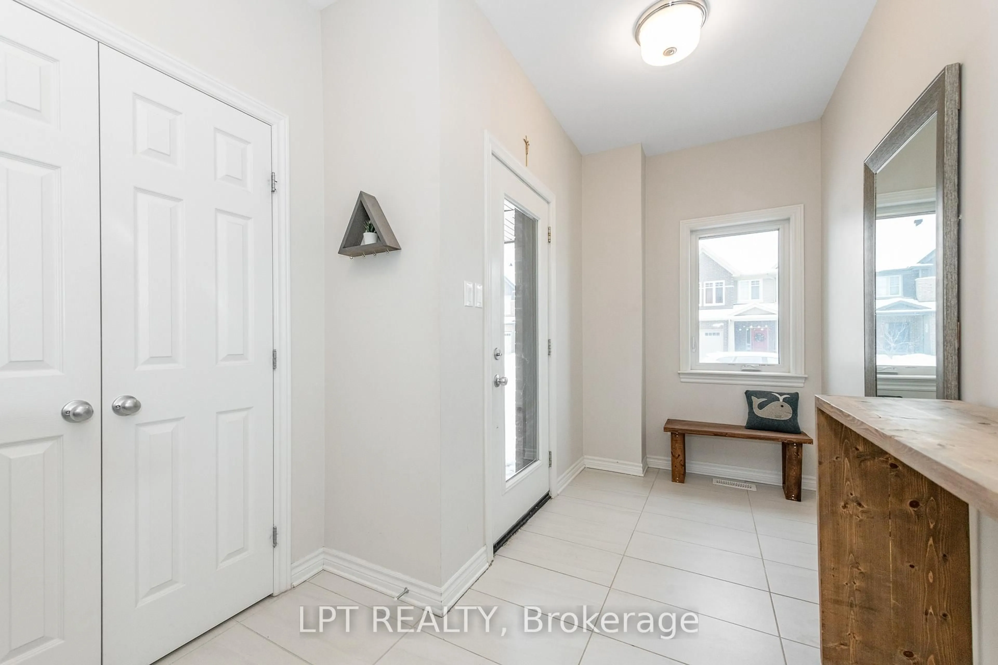 Indoor entryway for 202 Hawkmere Way, Ottawa Ontario K1T 0R5