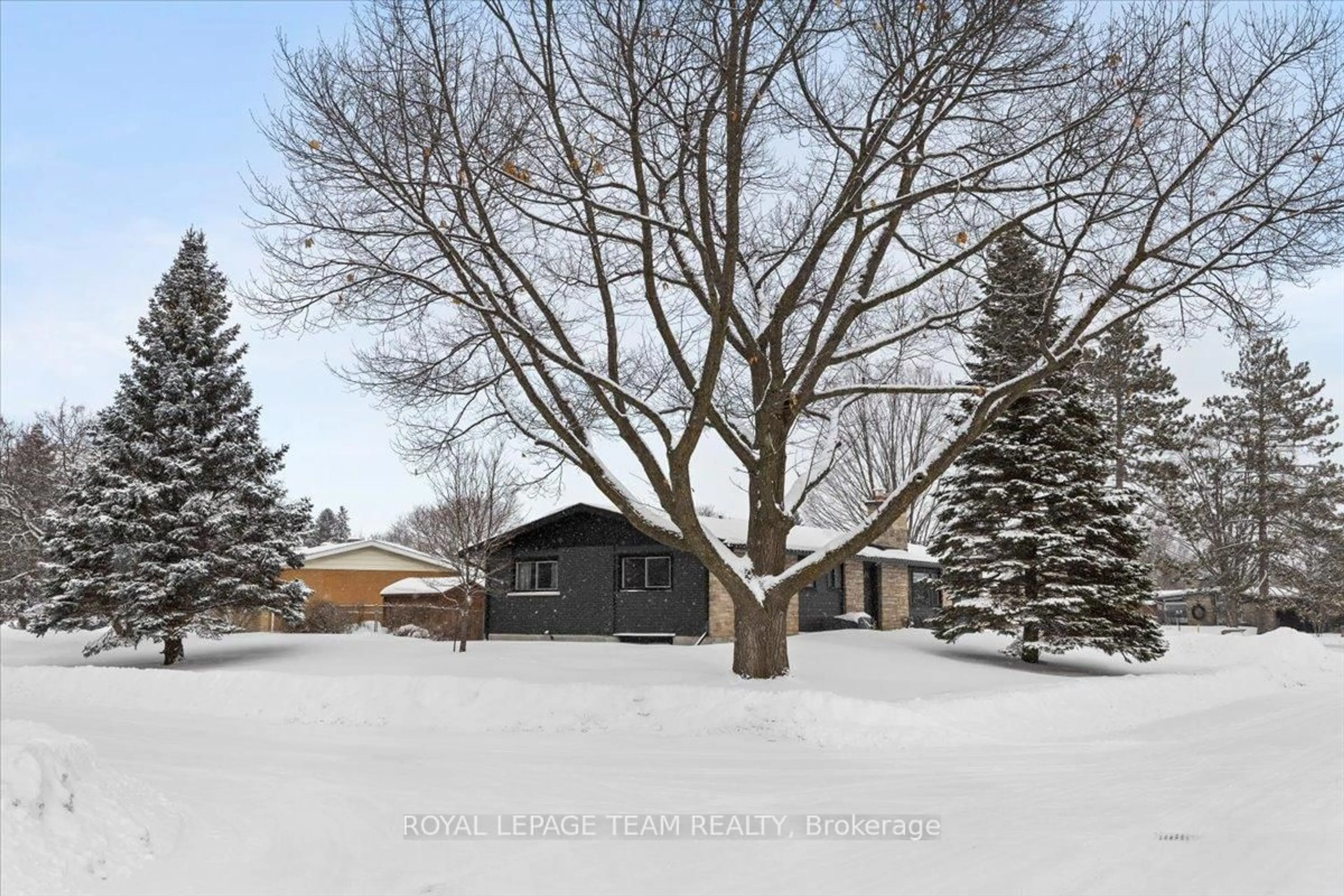 Unknown for 20 Whitburn Cres, Ottawa Ontario K2H 5K6