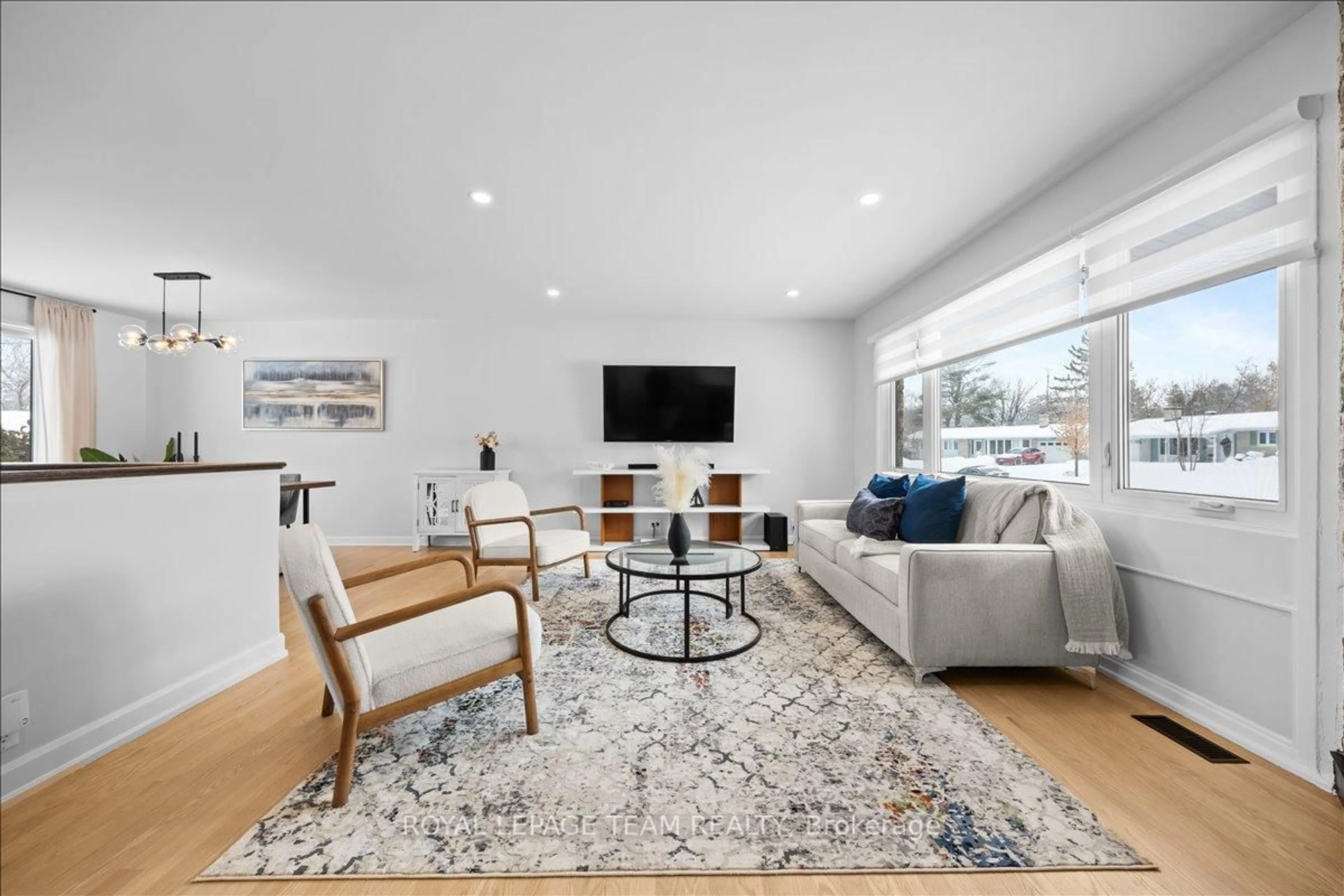 Living room with furniture, unknown for 20 Whitburn Cres, Ottawa Ontario K2H 5K6