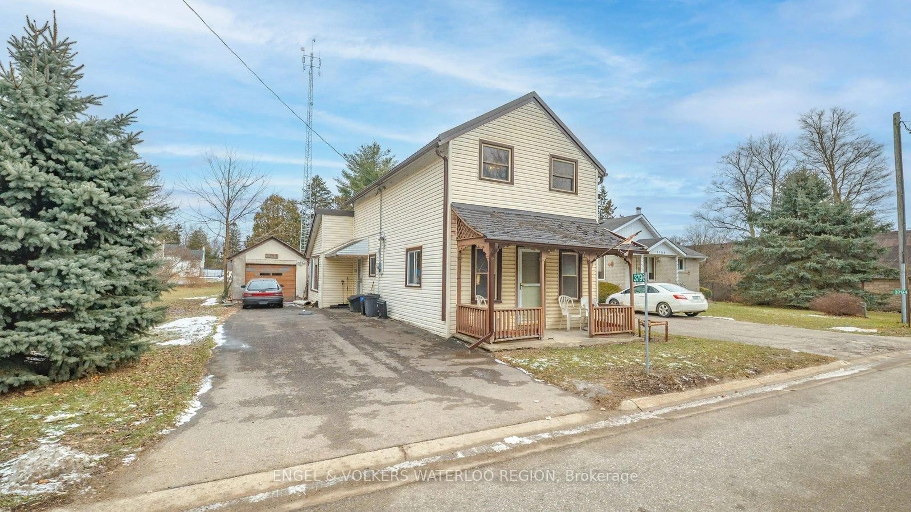 A pic from outside/outdoor area/front of a property/back of a property/a pic from drone, street for 3796 Teeterville Rd, Norfolk Ontario N0E 1S0